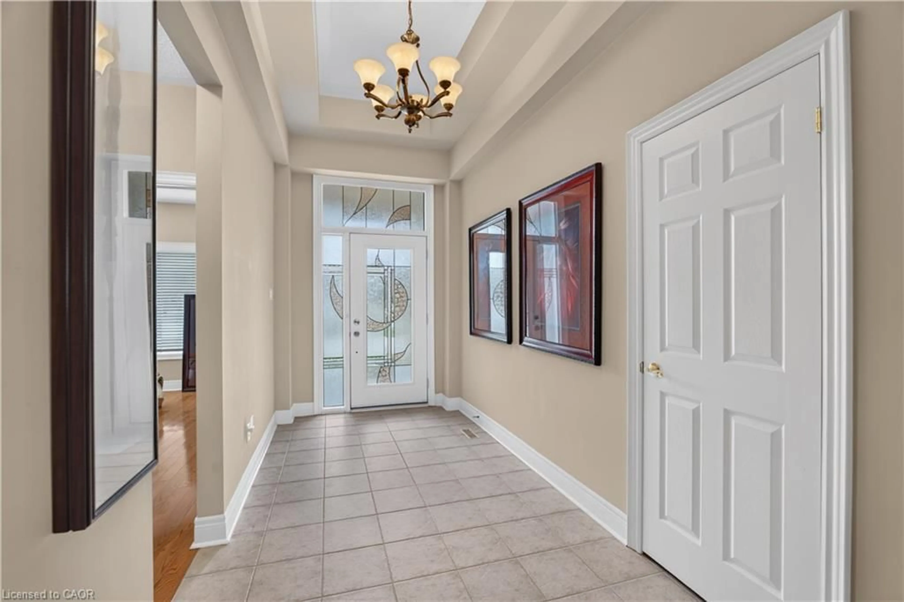 Indoor foyer for 76 Mcdermott Trail, Stouffville Ontario L4A 1N8
