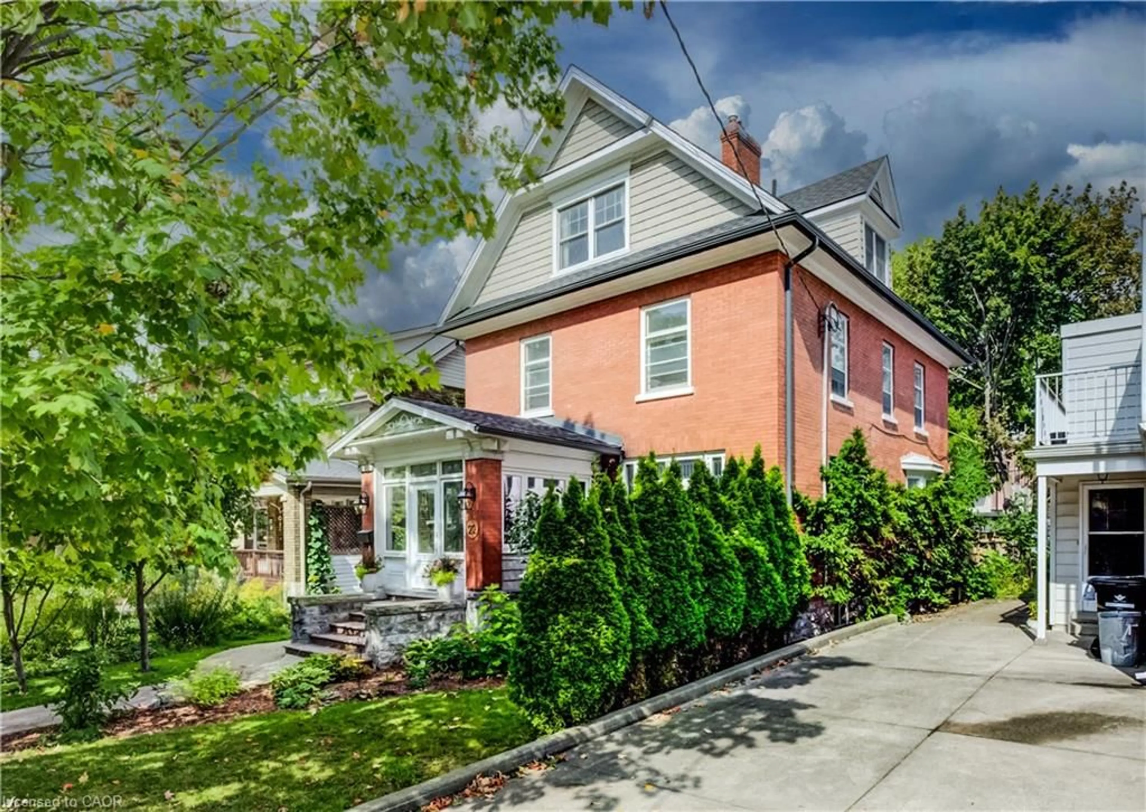 Home with brick exterior material, street for 22 Maynard Ave, Kitchener Ontario N2H 4Z7