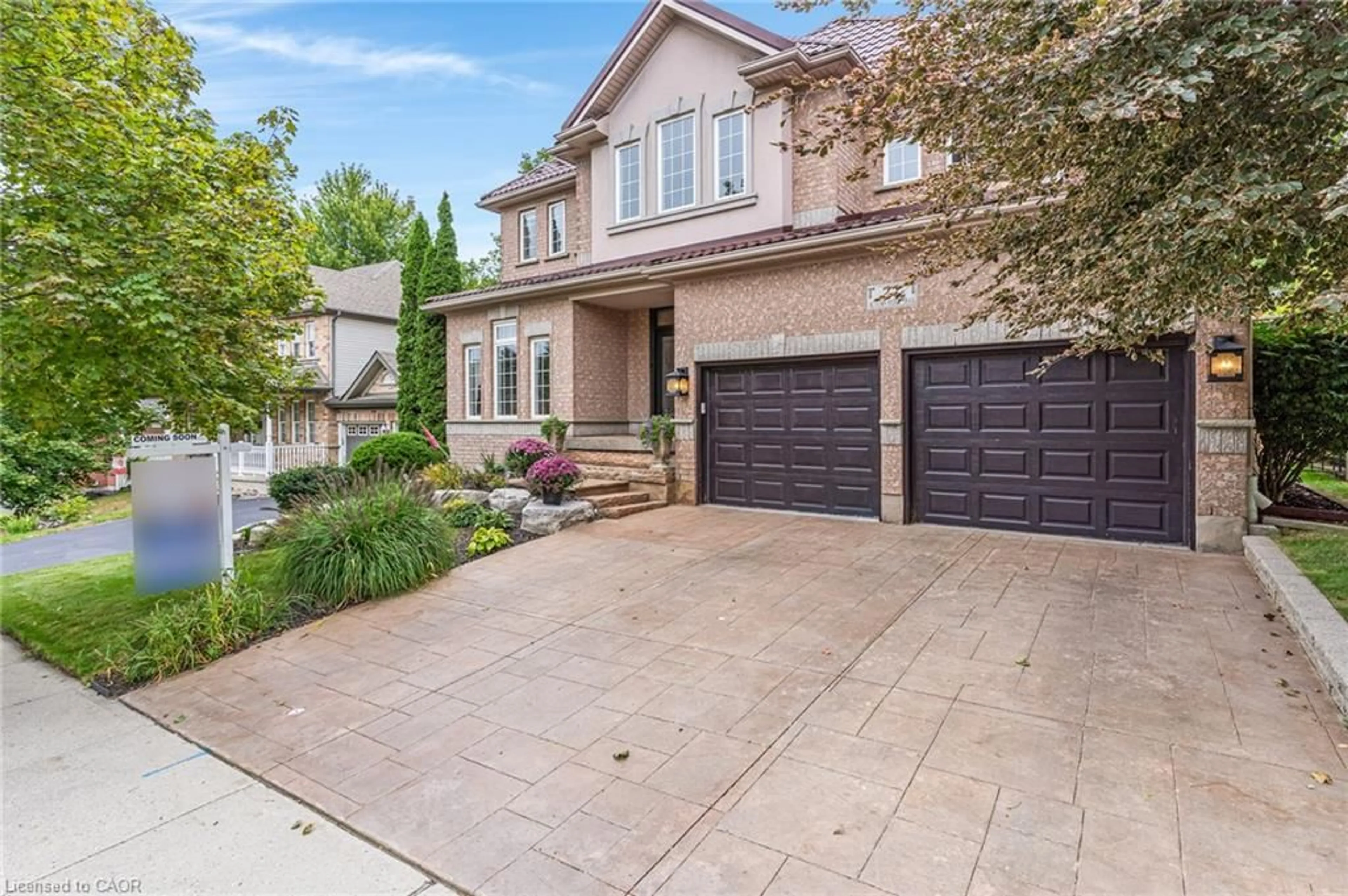 Home with brick exterior material, street for 27 Autumn Ridge Trail, Kitchener Ontario N2P 2J6