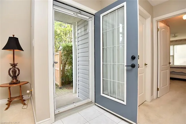 175 Fiddlers Green Rd #38, Ancaster 5