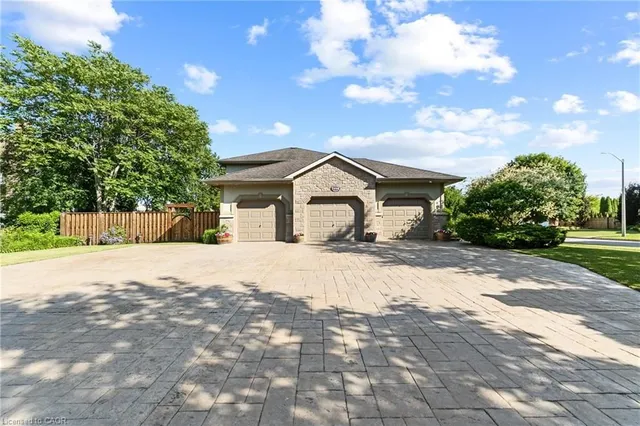 7775 St. Augustine Cres, Niagara Falls 3
