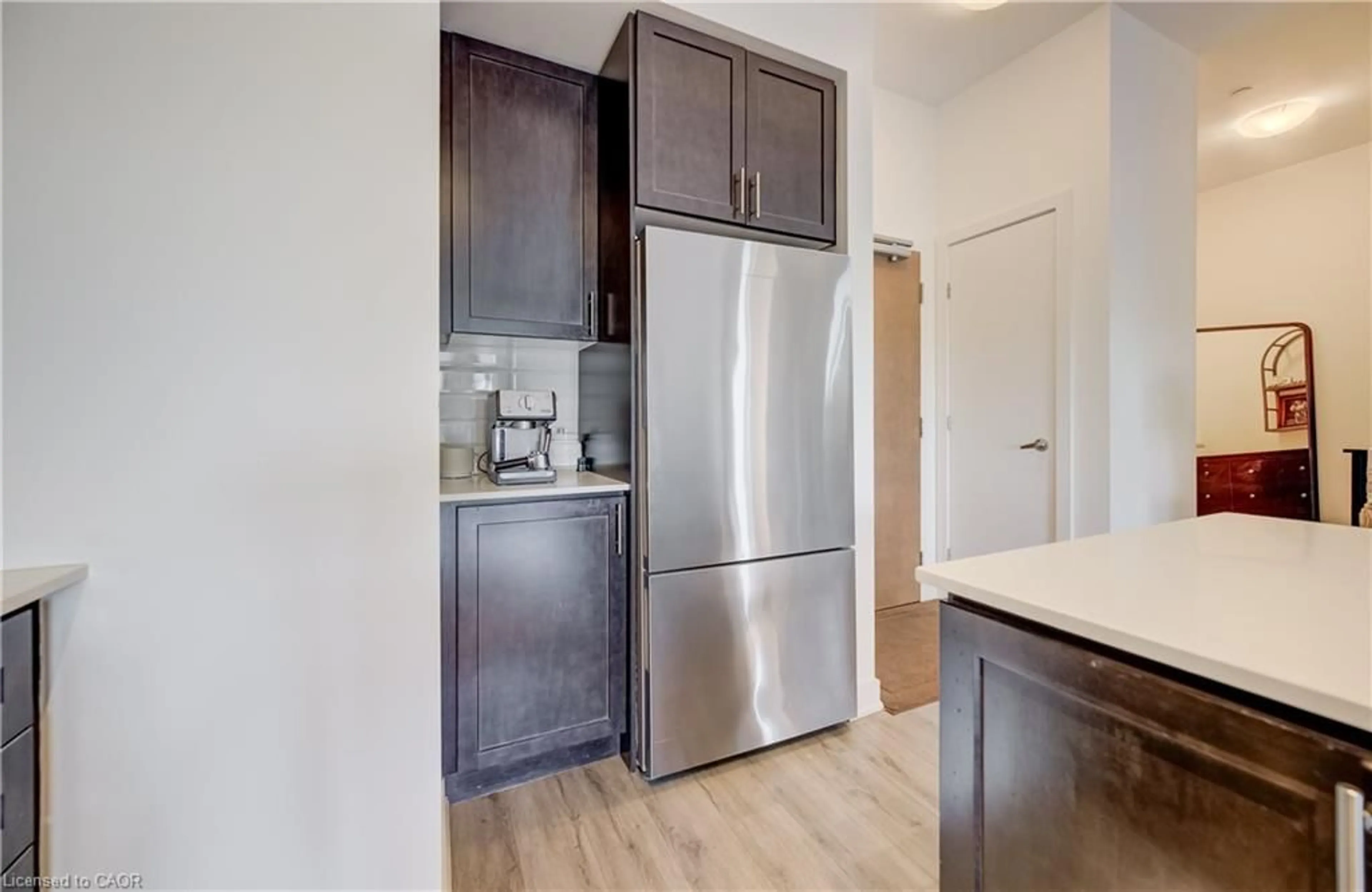 Standard kitchen, wood/laminate floor for 320 Plains Rd #614, Burlington Ontario L7T 0C1