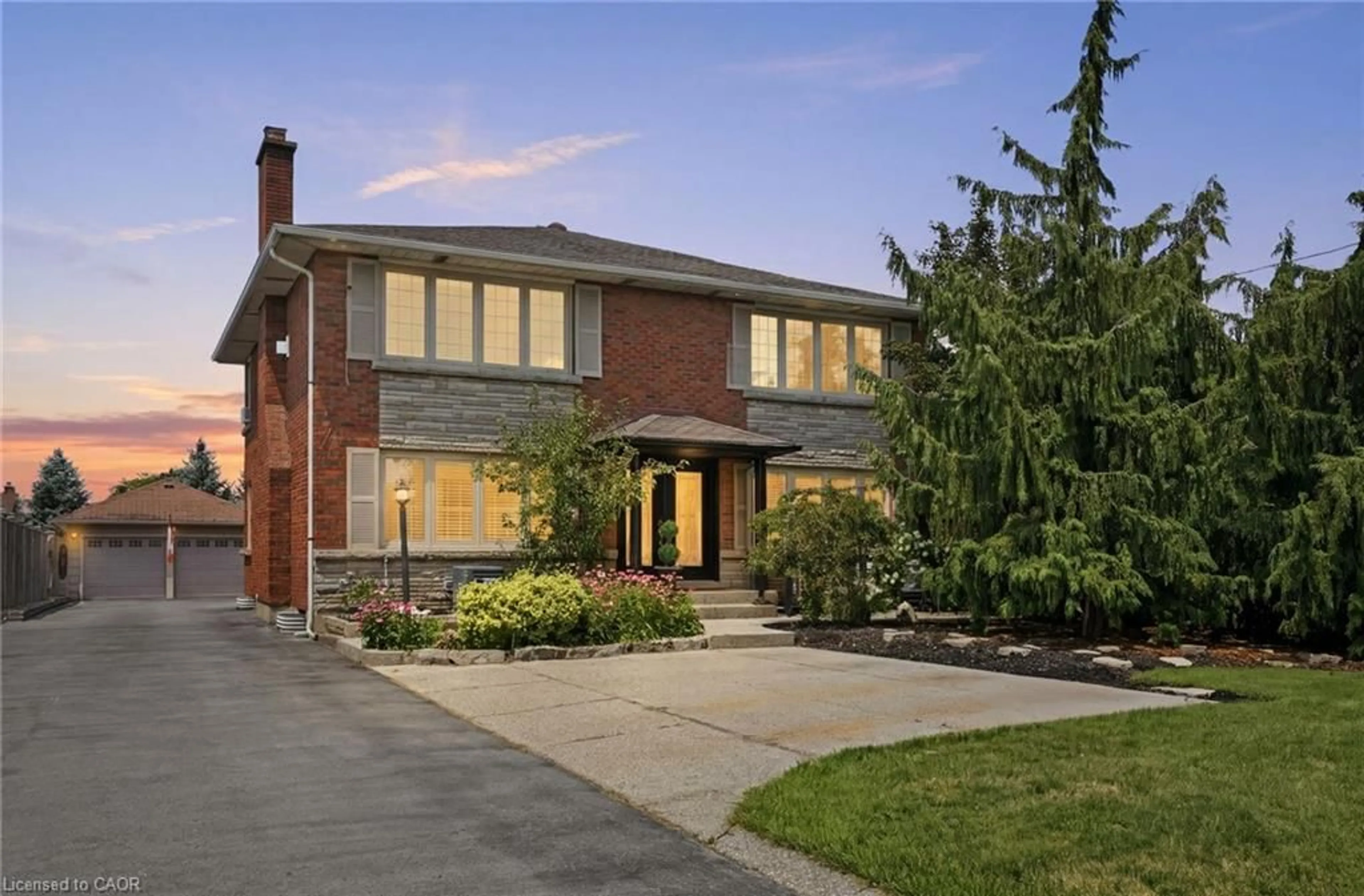 Home with brick exterior material, street for 33 Centennial Pky, Hamilton Ontario L8G 2C1