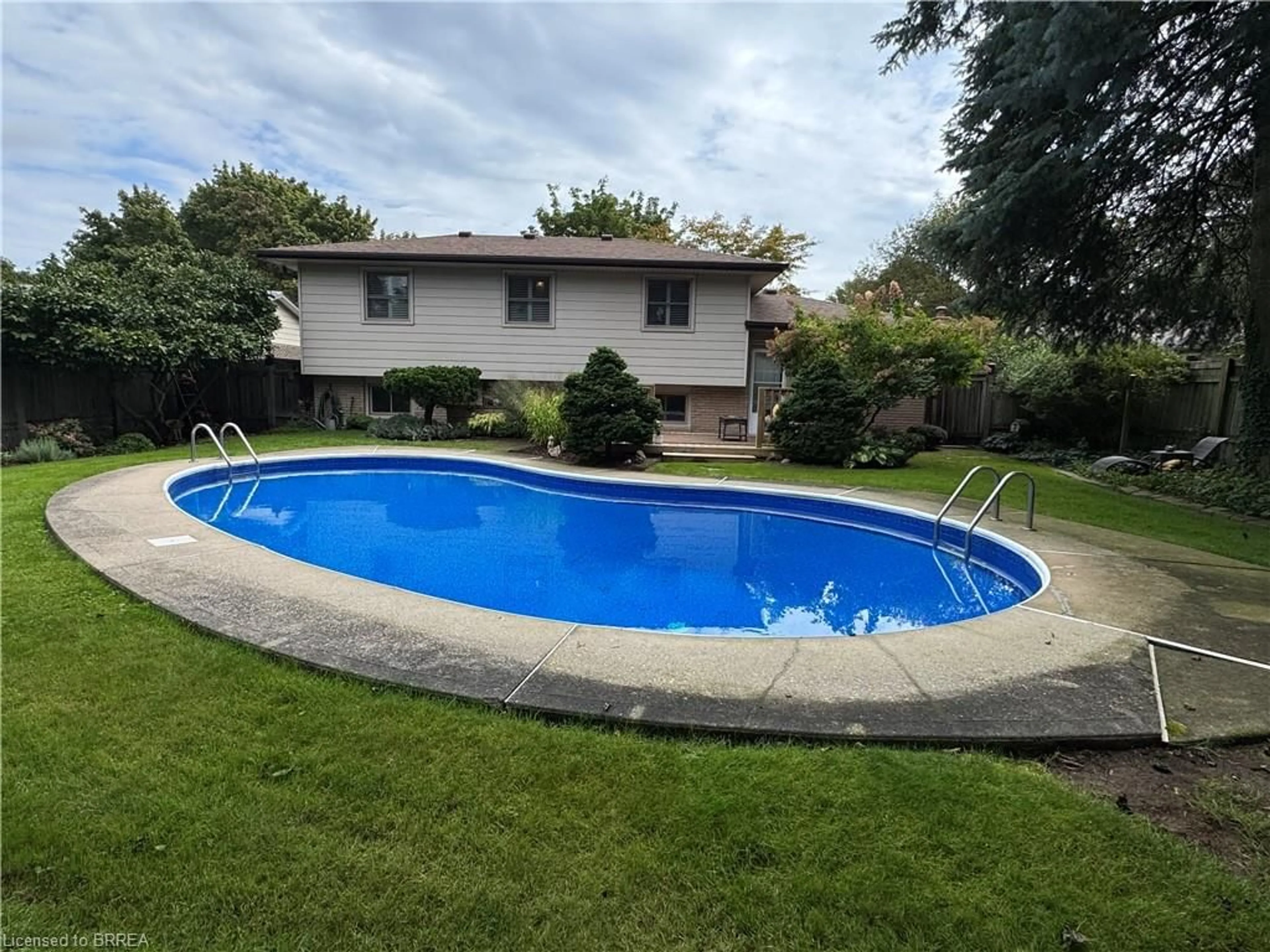 Pool for 78 Berkley Cres, Simcoe Ontario N3Y 2K5