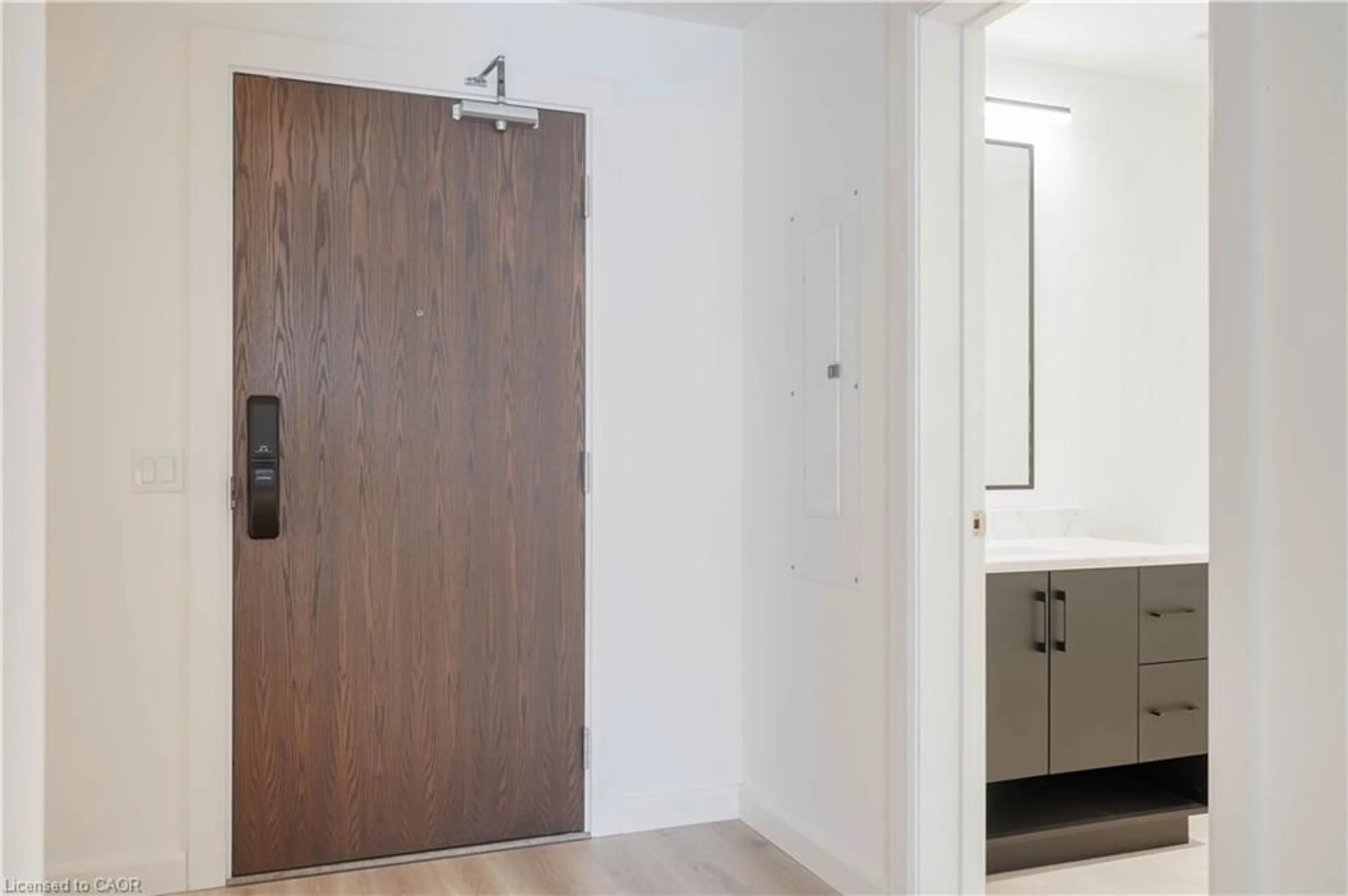 Indoor entryway for 741 King St #201, Kitchener Ontario N2G 4K9
