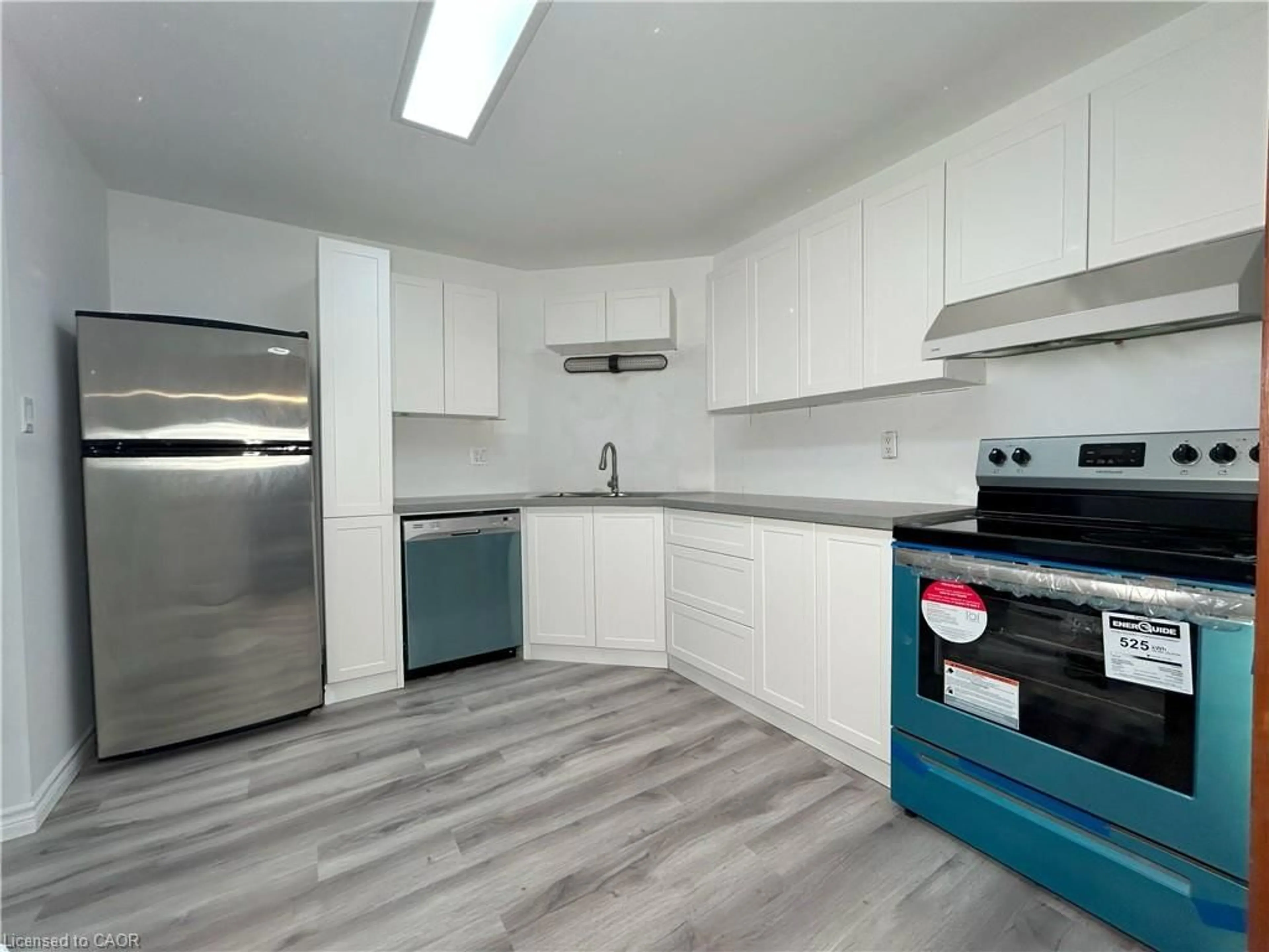 Standard kitchen, unknown for 2035 South Millway End #62, Mississauga Ontario L5L 1R7