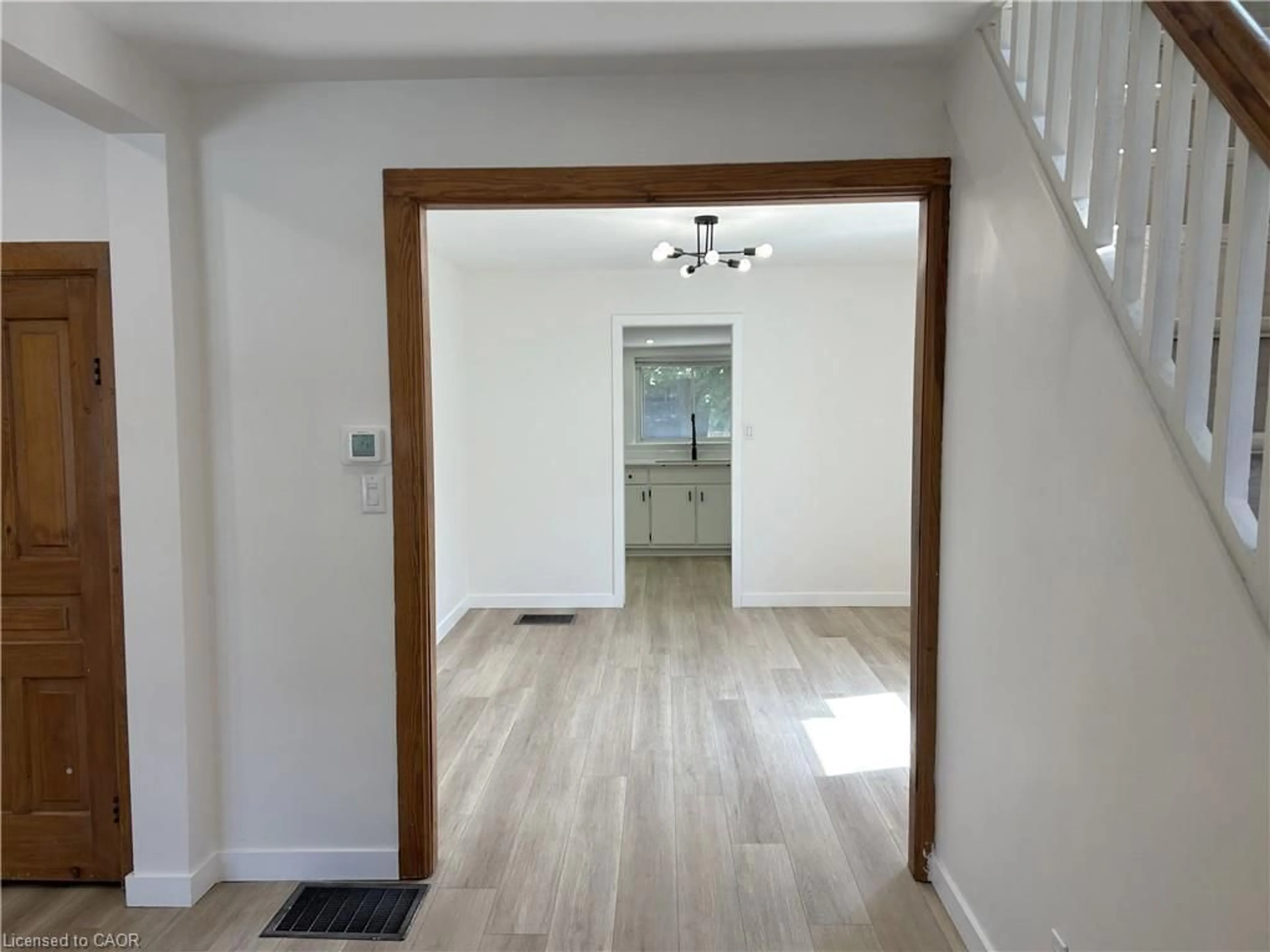 Indoor entryway for 191 Queen St, Simcoe Ontario N3Y 3Y7