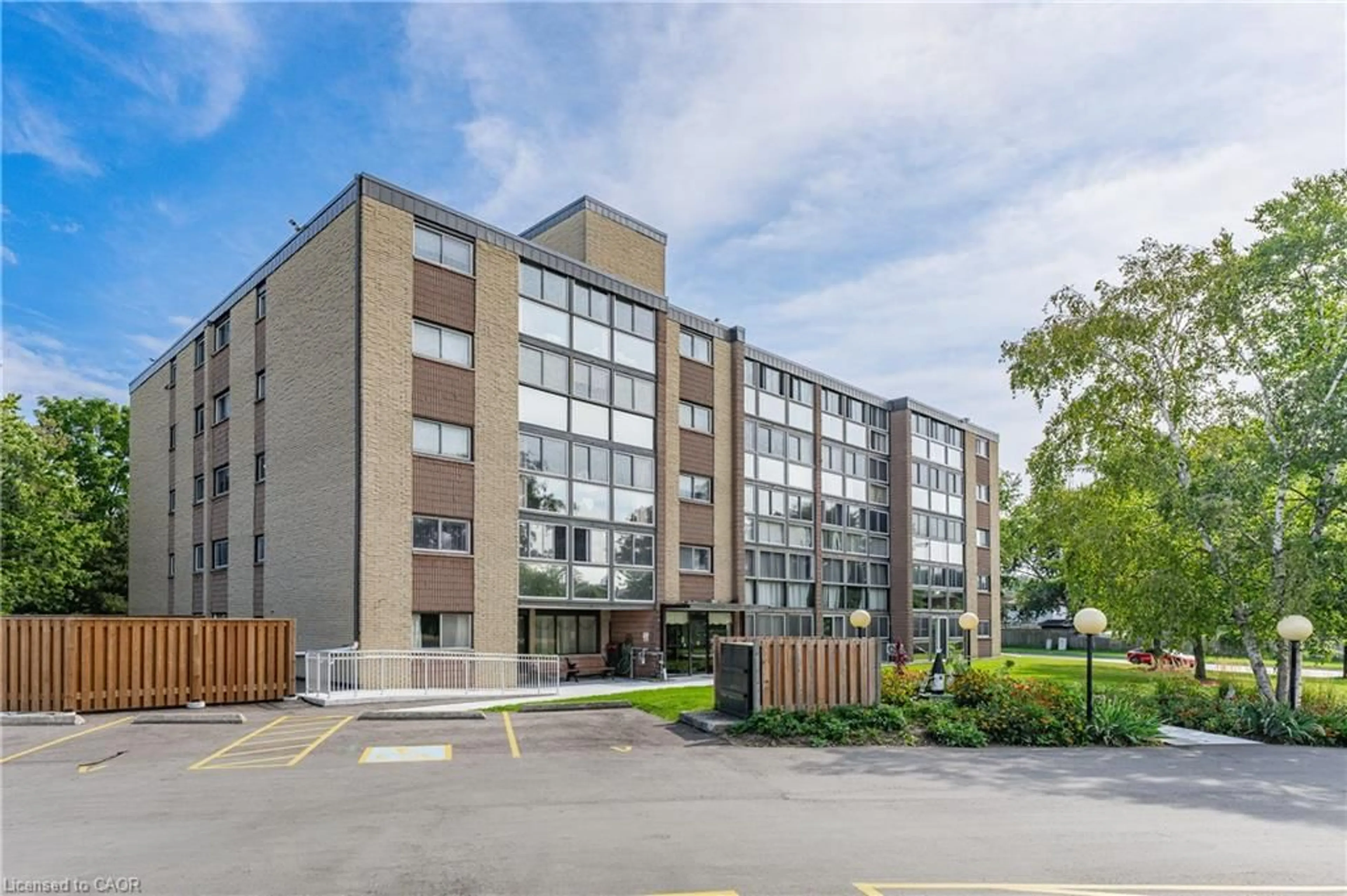 Unknown for 400 Champlain Blvd #104, Cambridge Ontario N1R 7J6