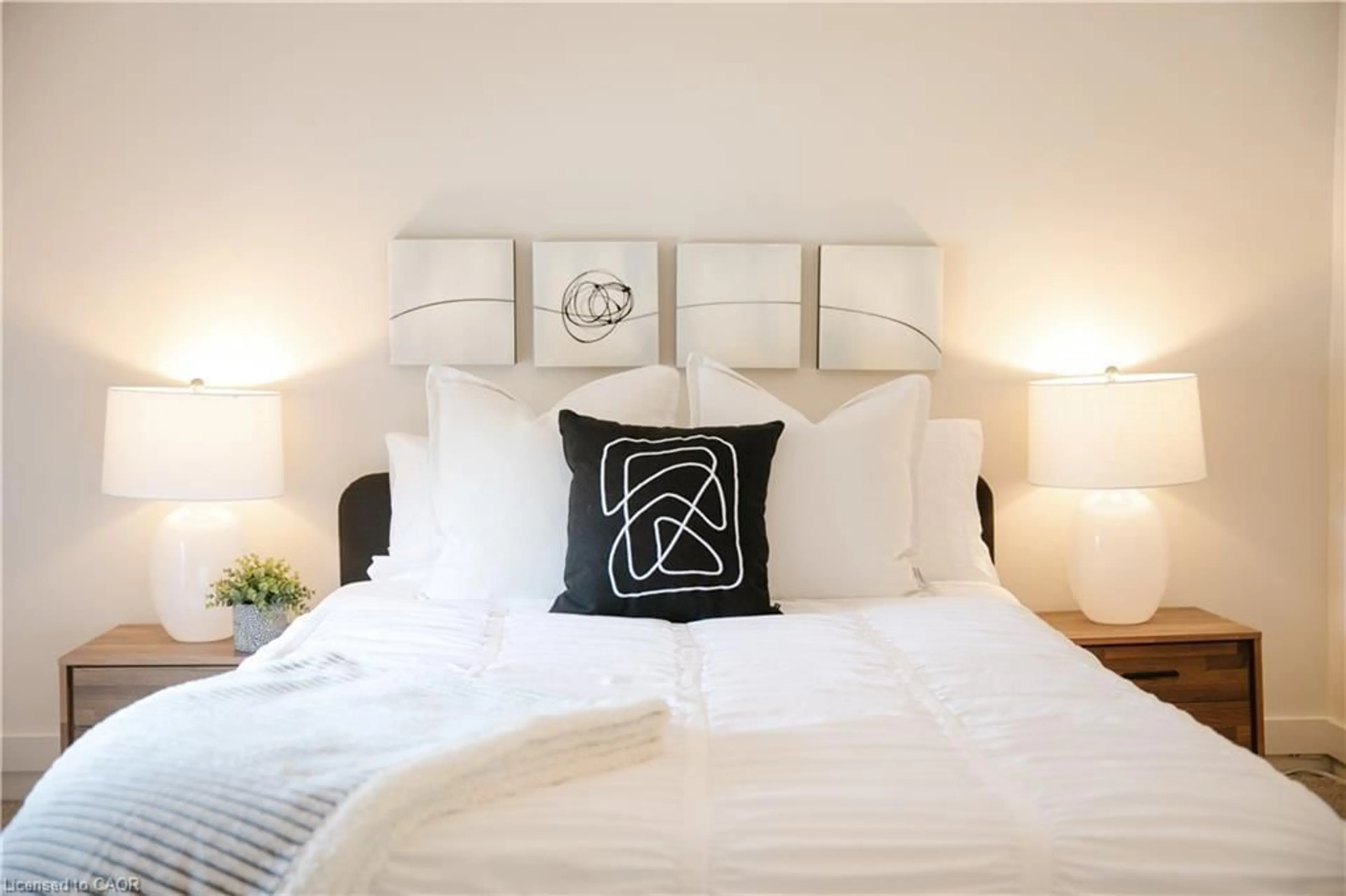 Bedroom with bed, unknown for 285 Macnab St, Dundas Ontario L9H 2K5
