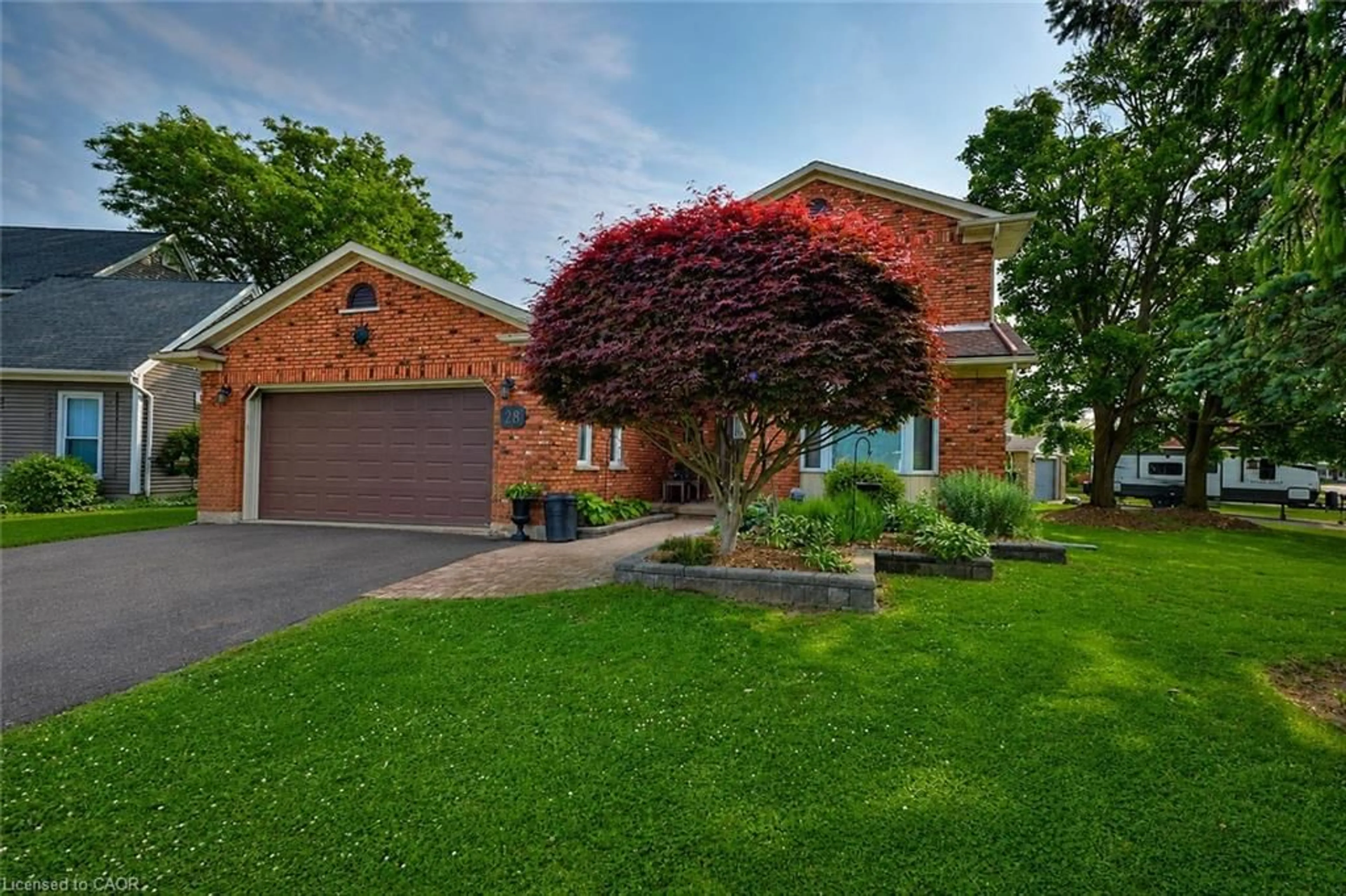 Home with brick exterior material, street for 28 Dixon Cres, Welland Ontario L3C 6P4