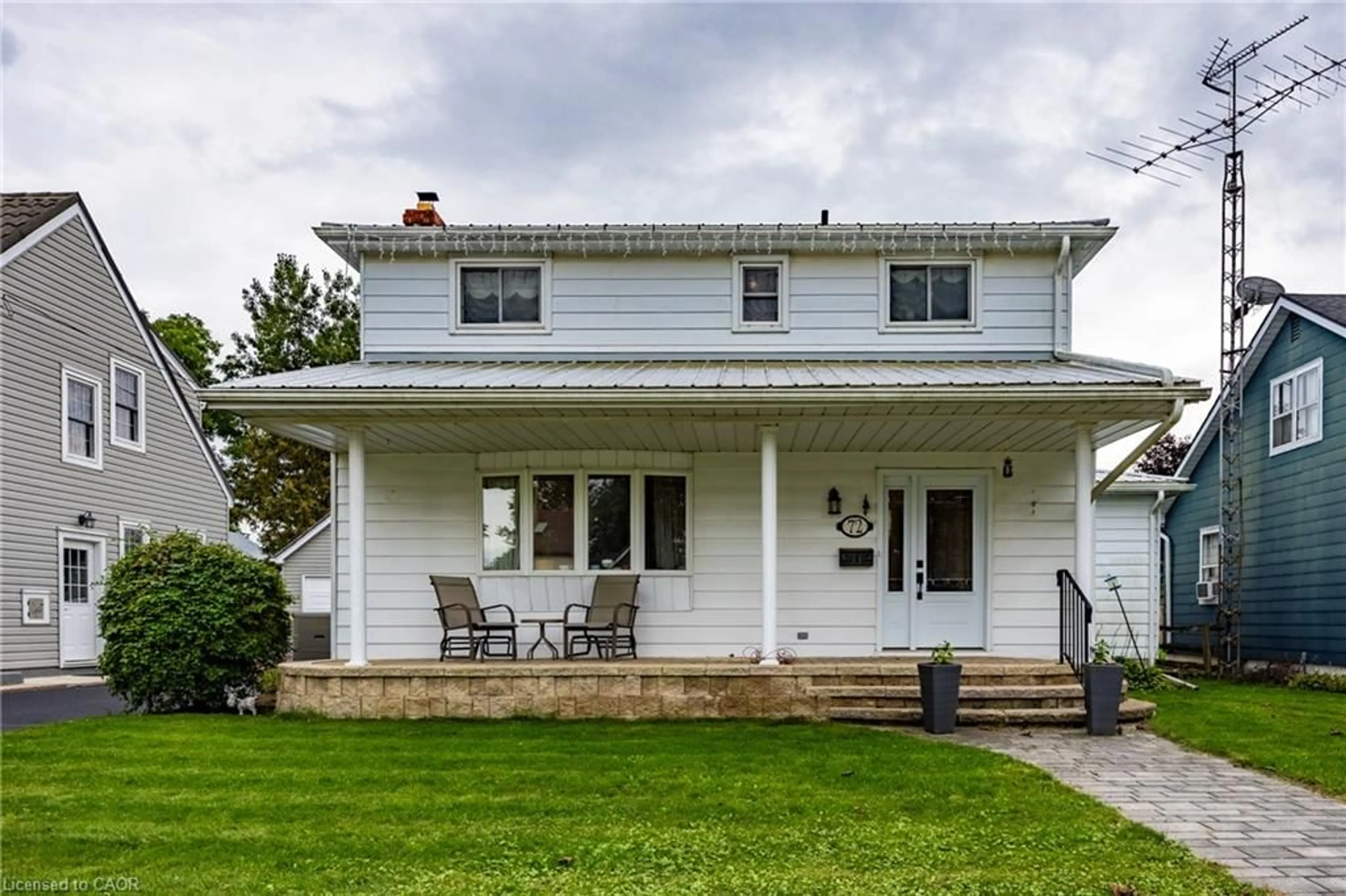 Home with vinyl exterior material, street for 72 Pine St, Delhi Ontario N4B 1N9