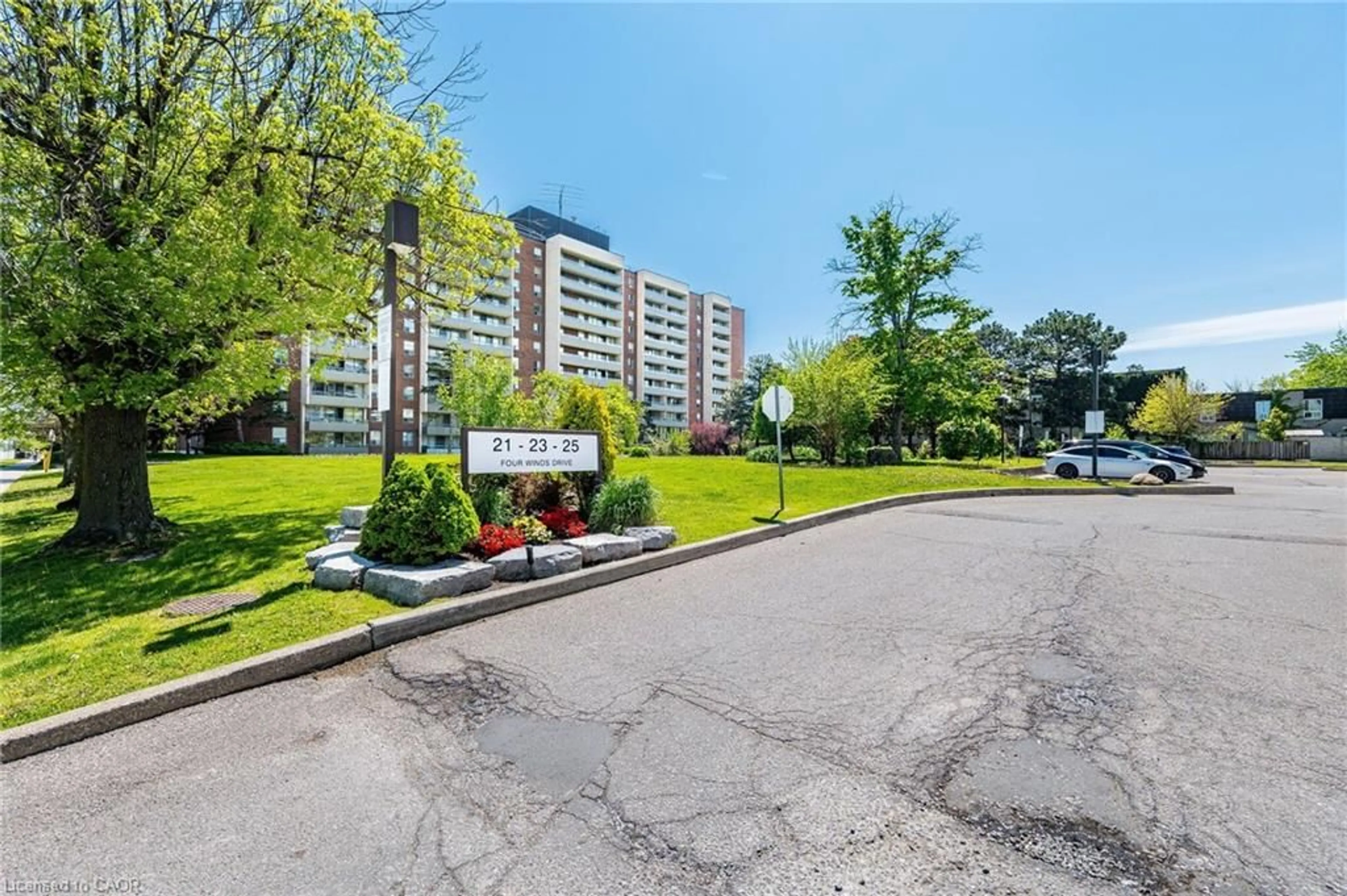 Unknown for 25 Four Winds Dr #405, Toronto Ontario M3J 1K8