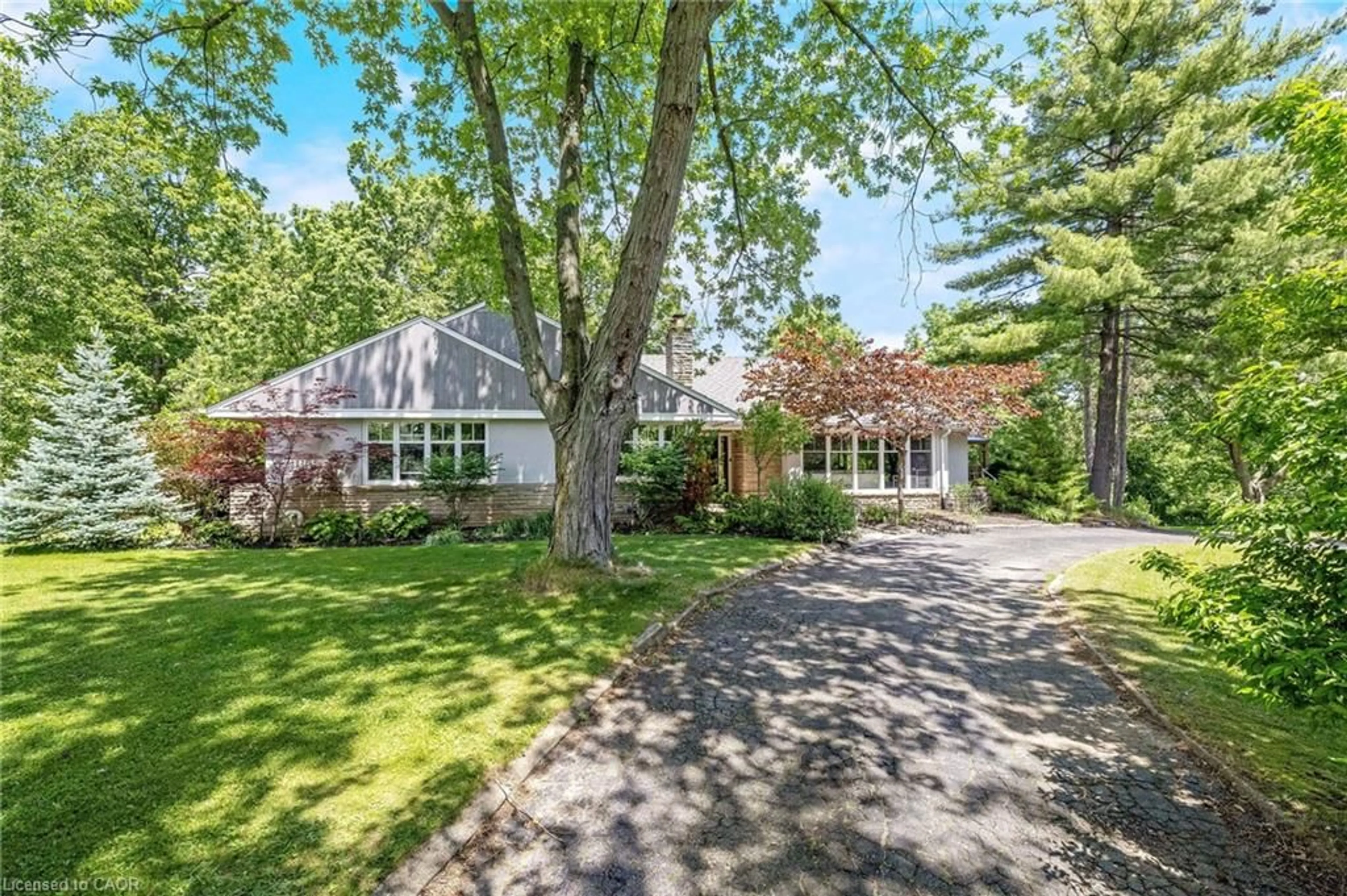 A pic from outside/outdoor area/front of a property/back of a property/a pic from drone, street for 161 Confederation St, Glen Williams Ontario L7G 4S8