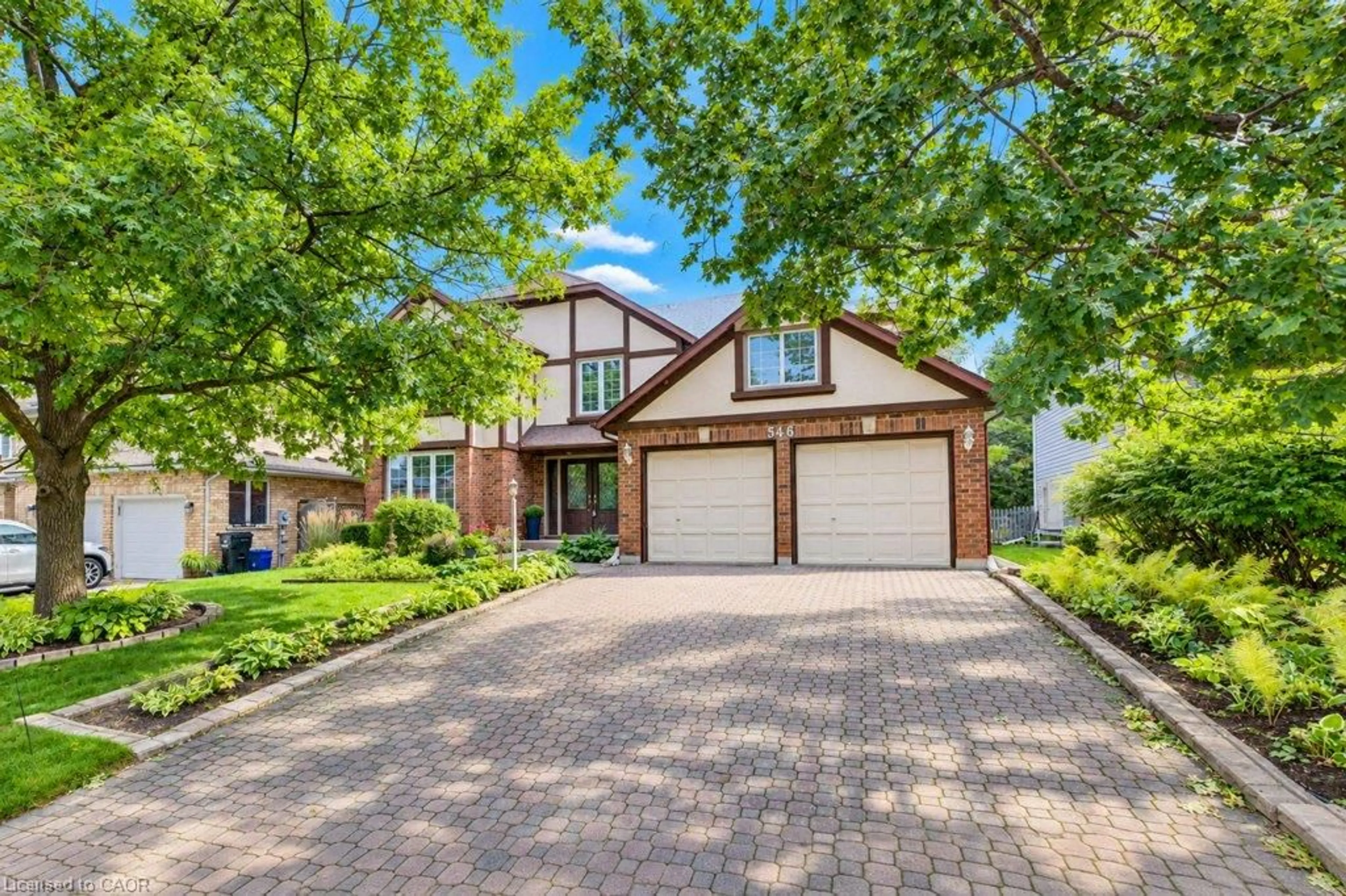 Home with brick exterior material, street for 546 Sandbrooke Crt, Waterloo Ontario N2T 2H4