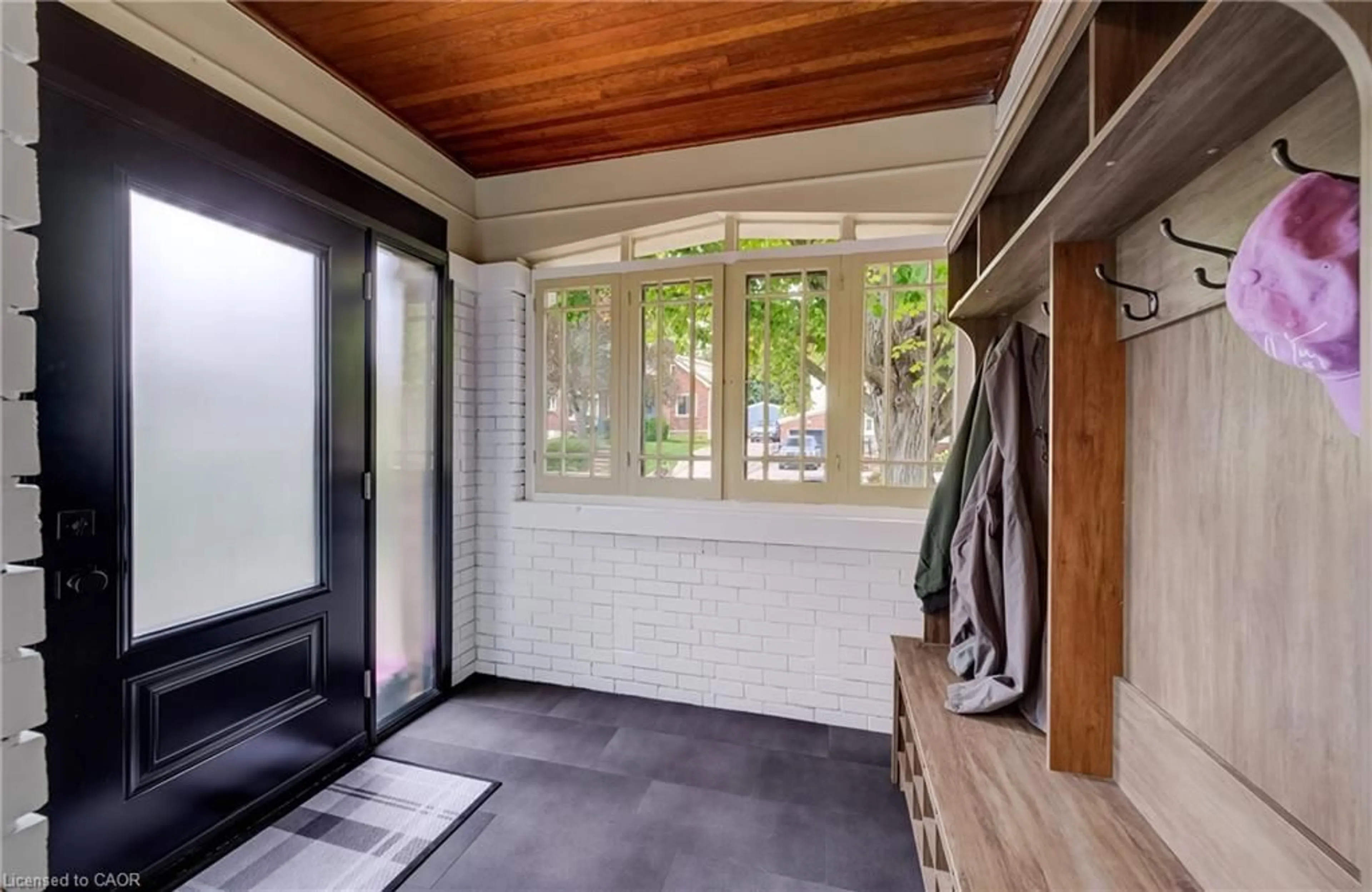 Indoor entryway for 90 Brock St, Kitchener Ontario N2M 1X3
