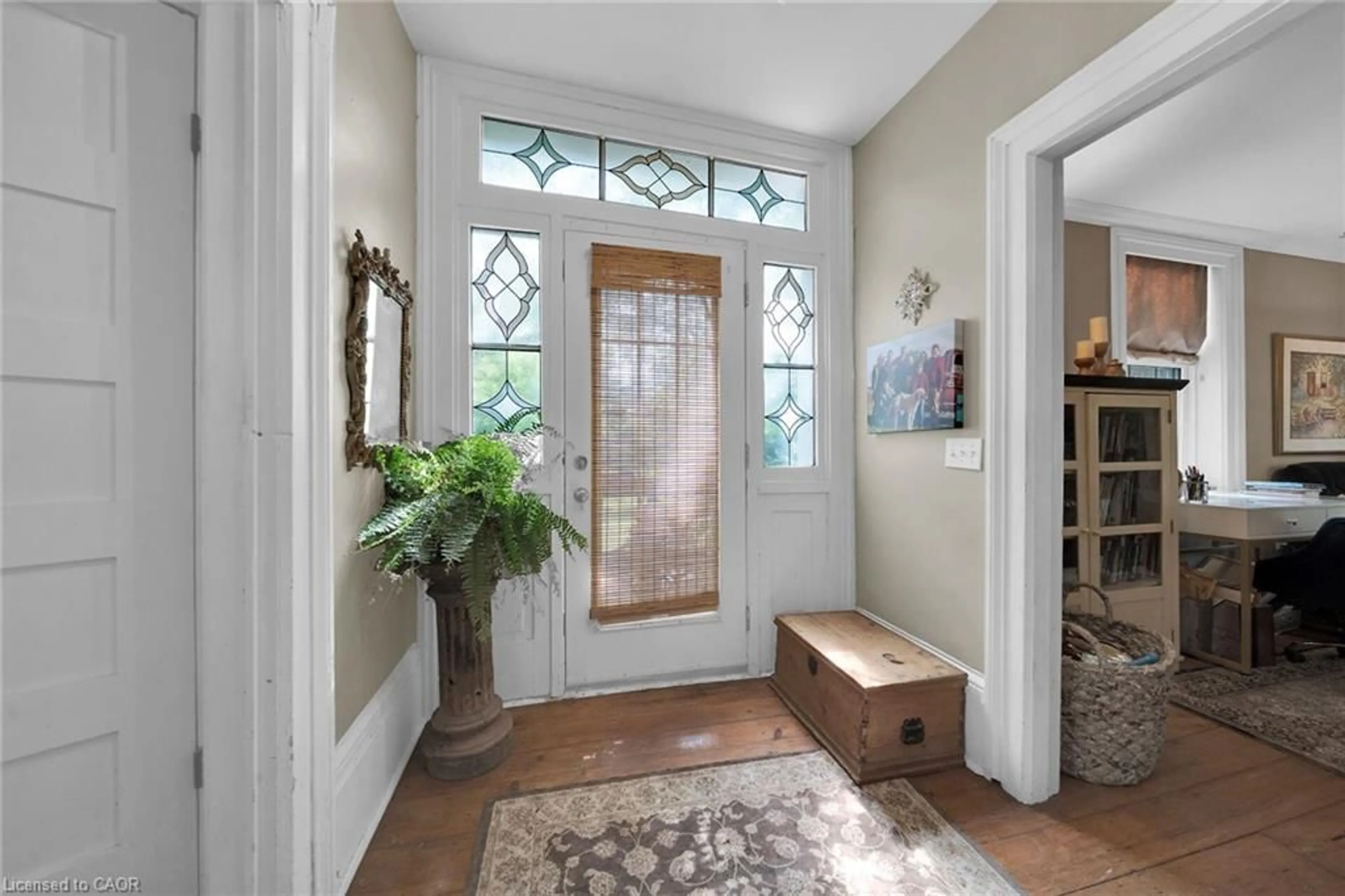 Indoor entryway for 655 Townline Rd, Cayuga Ontario N0A 1E0