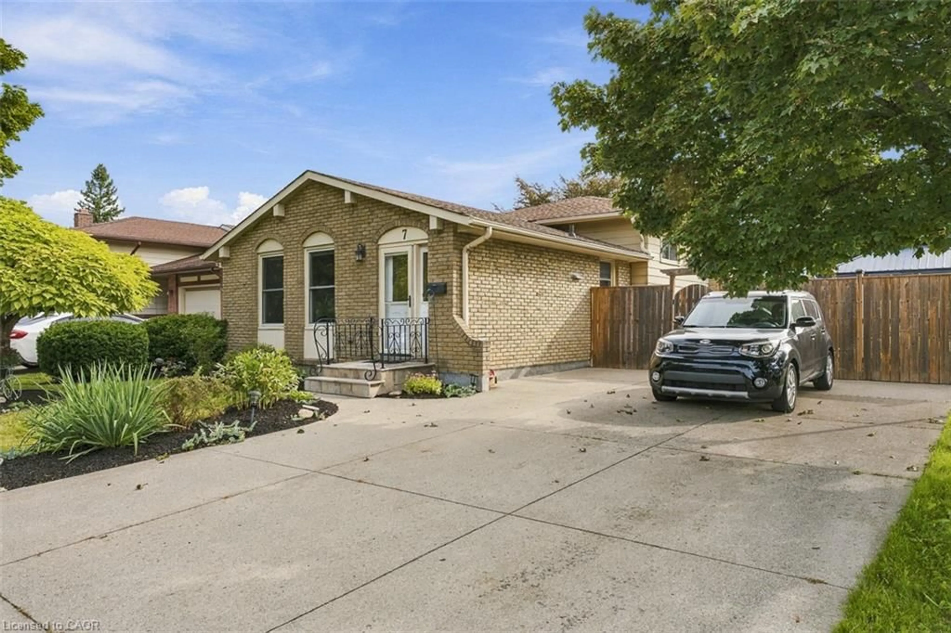 Unknown for 7 Roehampton Ave, St. Catharines Ontario L2M 7K9