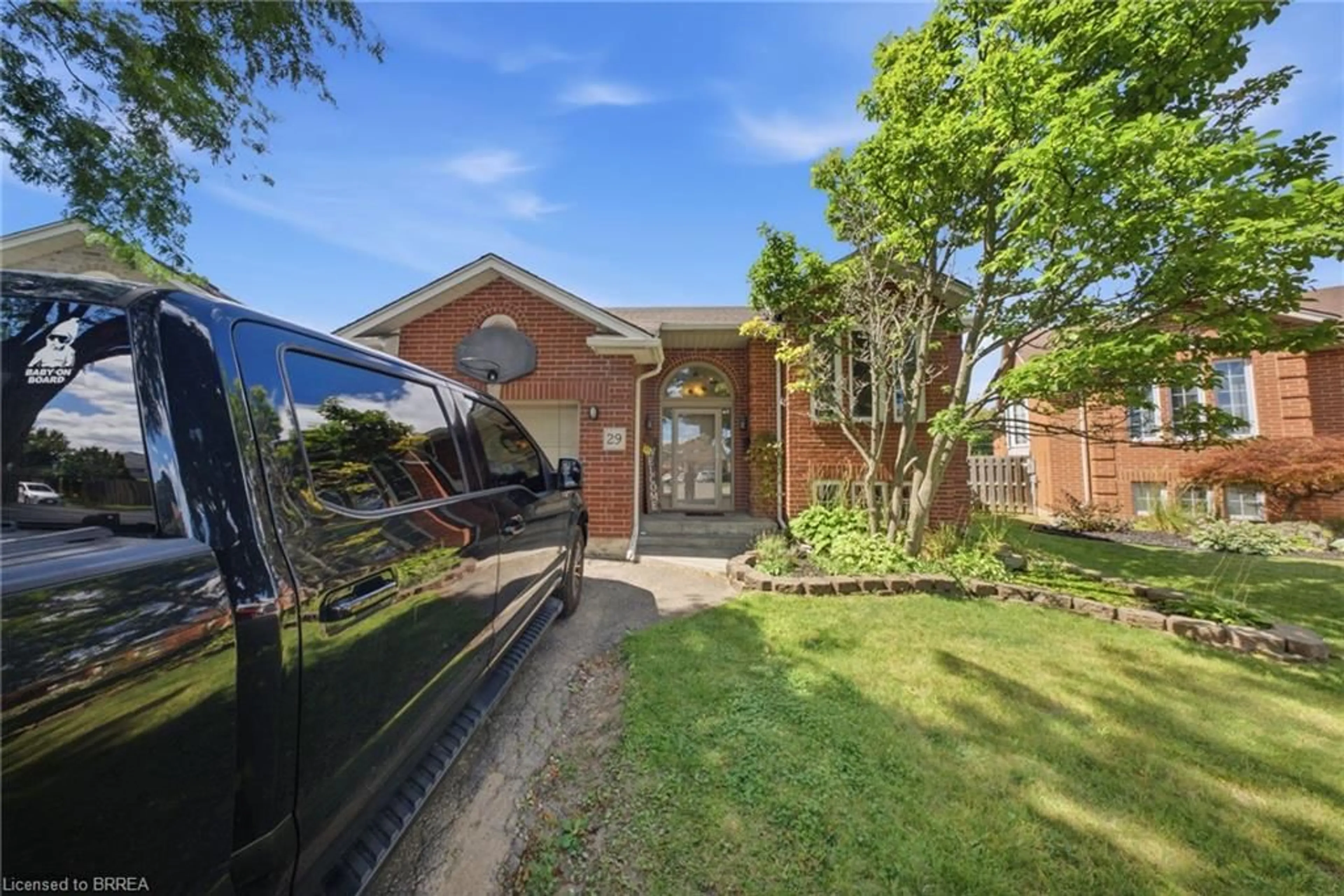 Home with brick exterior material, street for 29 Strong Crt, Brantford Ontario N3R 7Y4