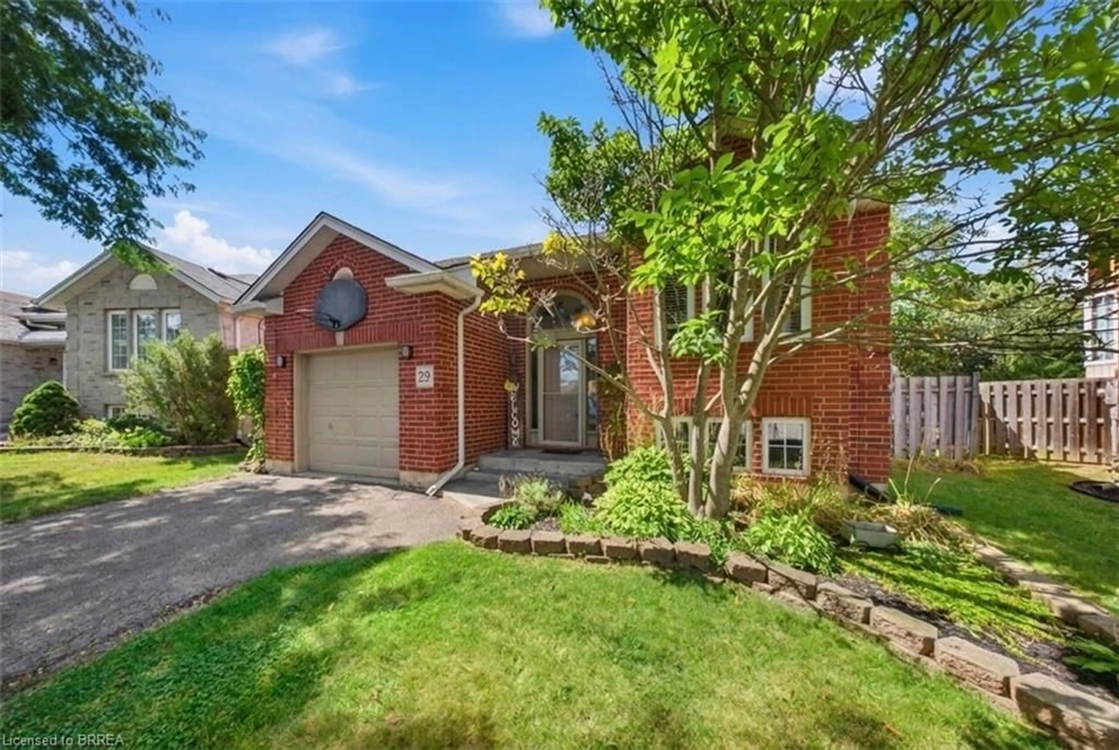 Home with brick exterior material, street for 29 Strong Crt, Brantford Ontario N3R 7Y4