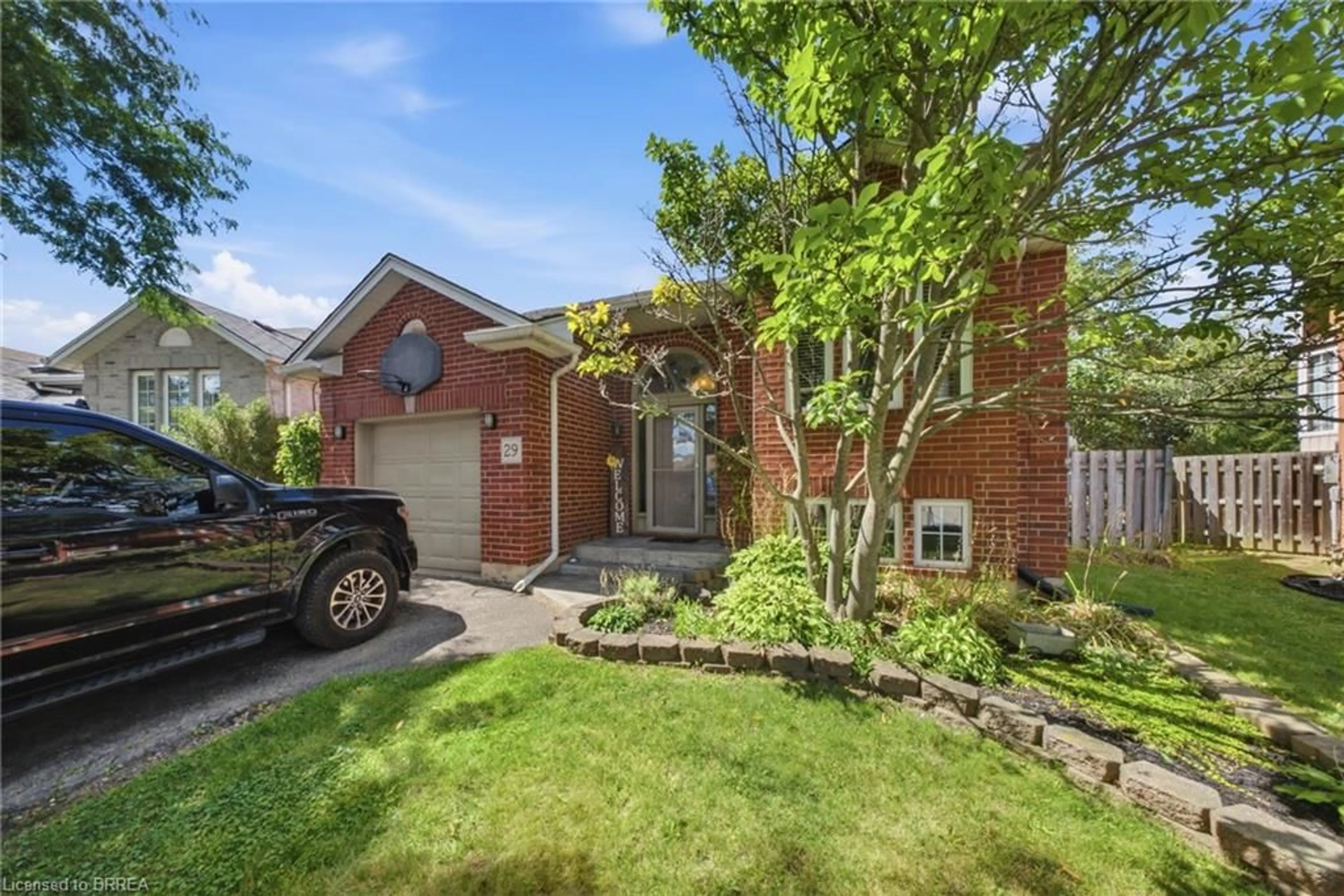 Home with brick exterior material, street for 29 Strong Crt, Brantford Ontario N3R 7Y4
