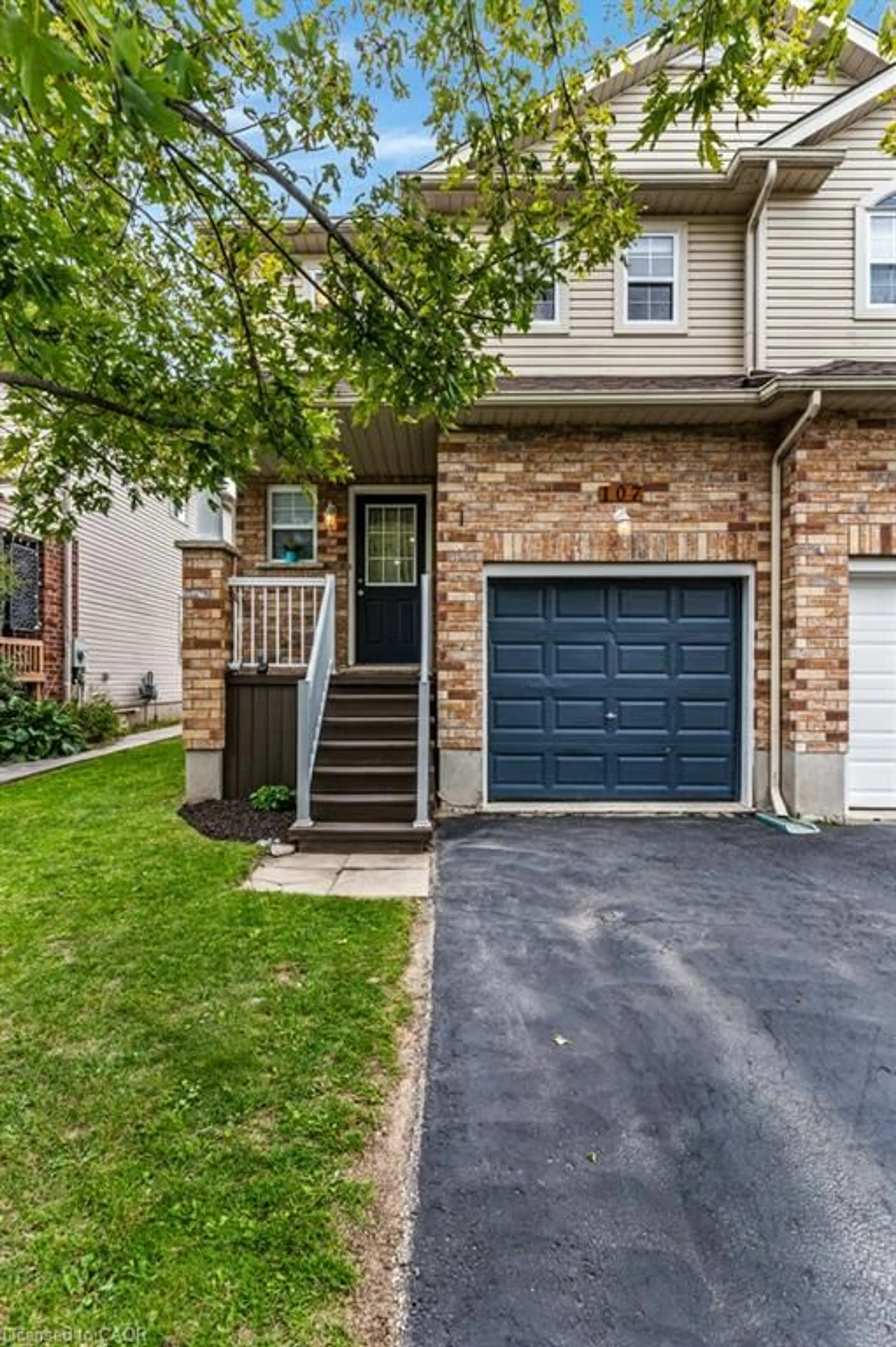 Unknown for 107 Gibbons Dr, Fergus Ontario N1M 3V8