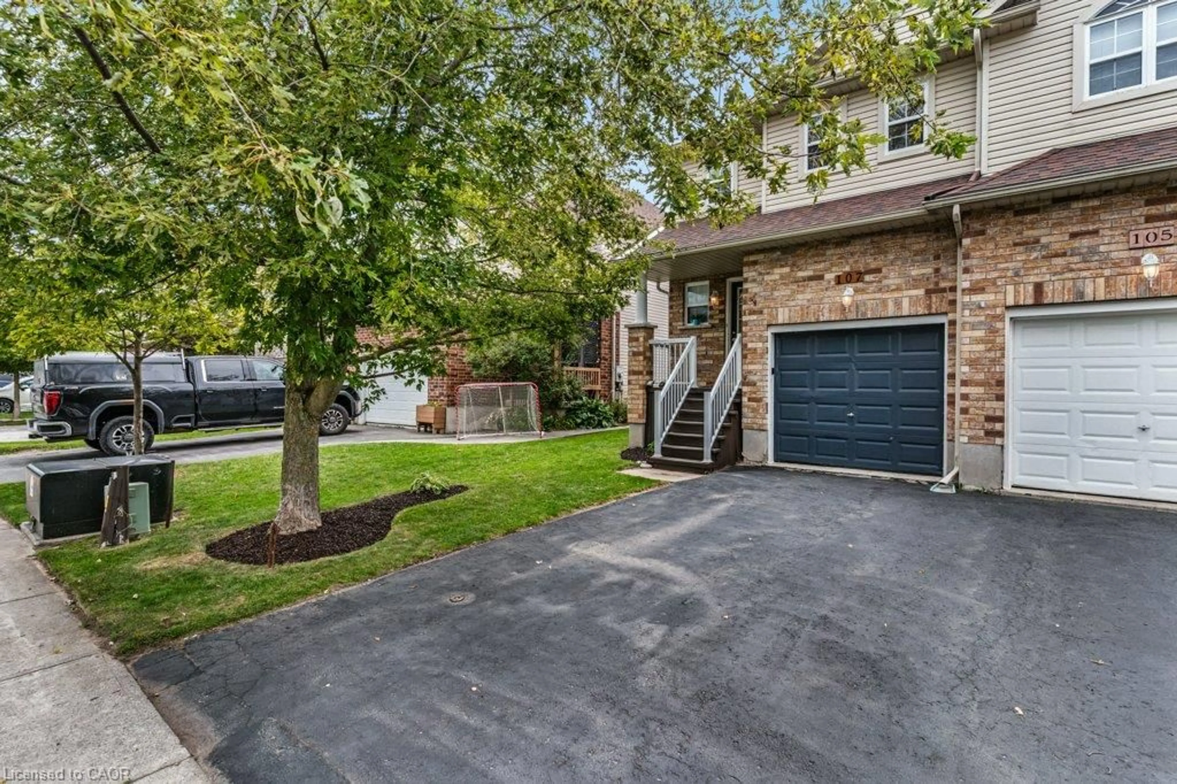 Unknown for 107 Gibbons Dr, Fergus Ontario N1M 3V8