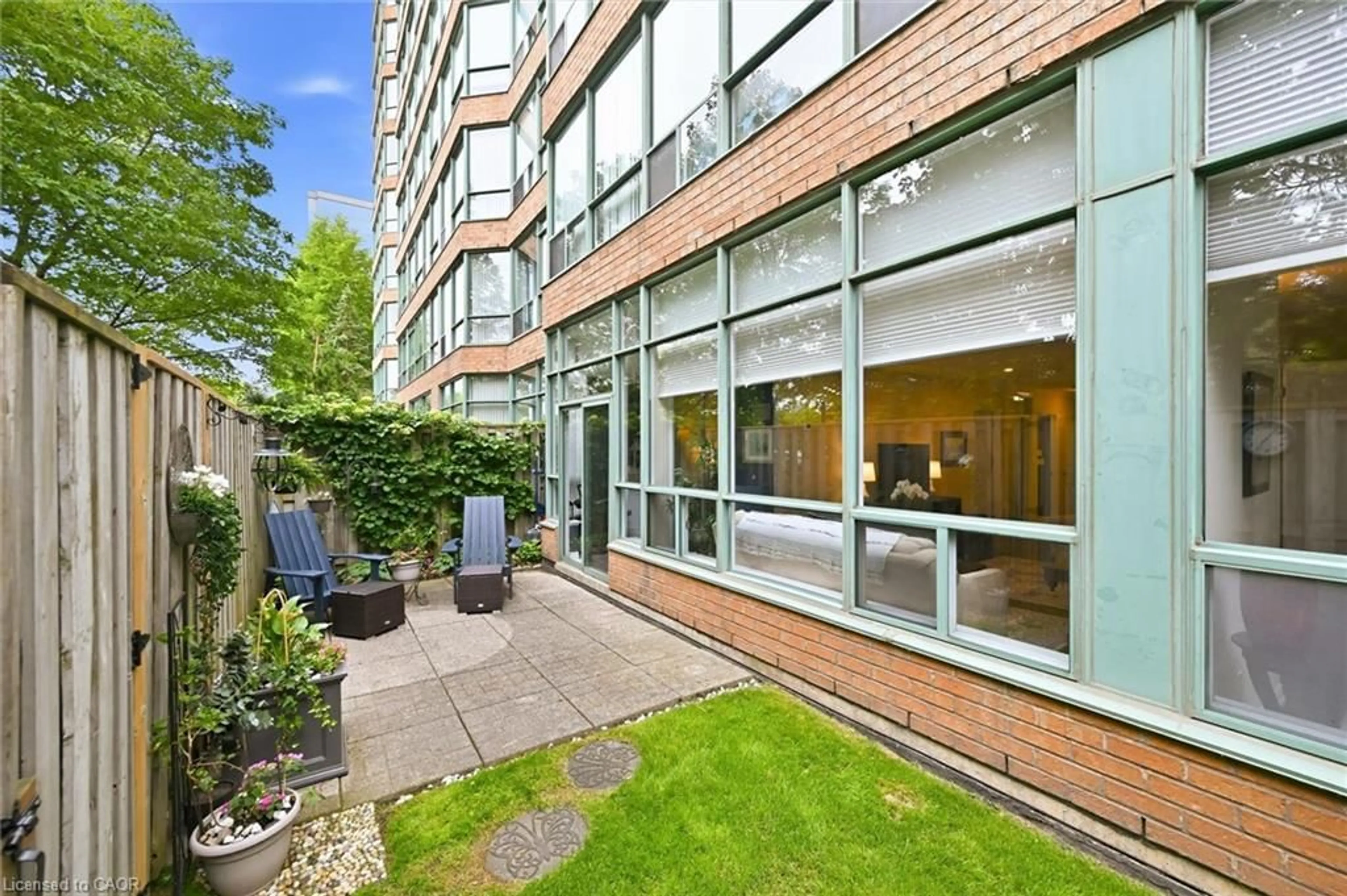 Patio, building for 1276 Maple Crossing Blvd #110, Burlington Ontario L7S 2J9