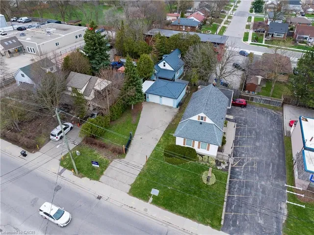 284 Lawrence Ave, Kitchener 3