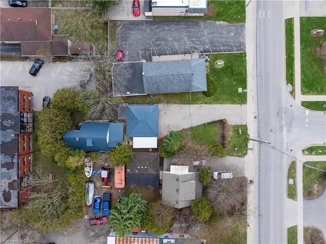284 Lawrence Ave, Kitchener 4