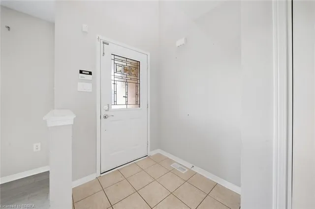 90 Osborn Ave, Brantford 5