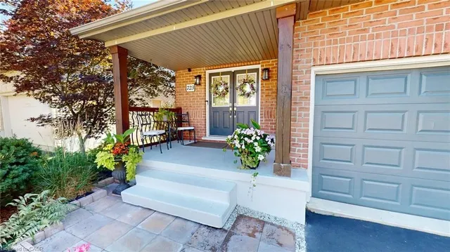 723 Munich Cir, Waterloo 2