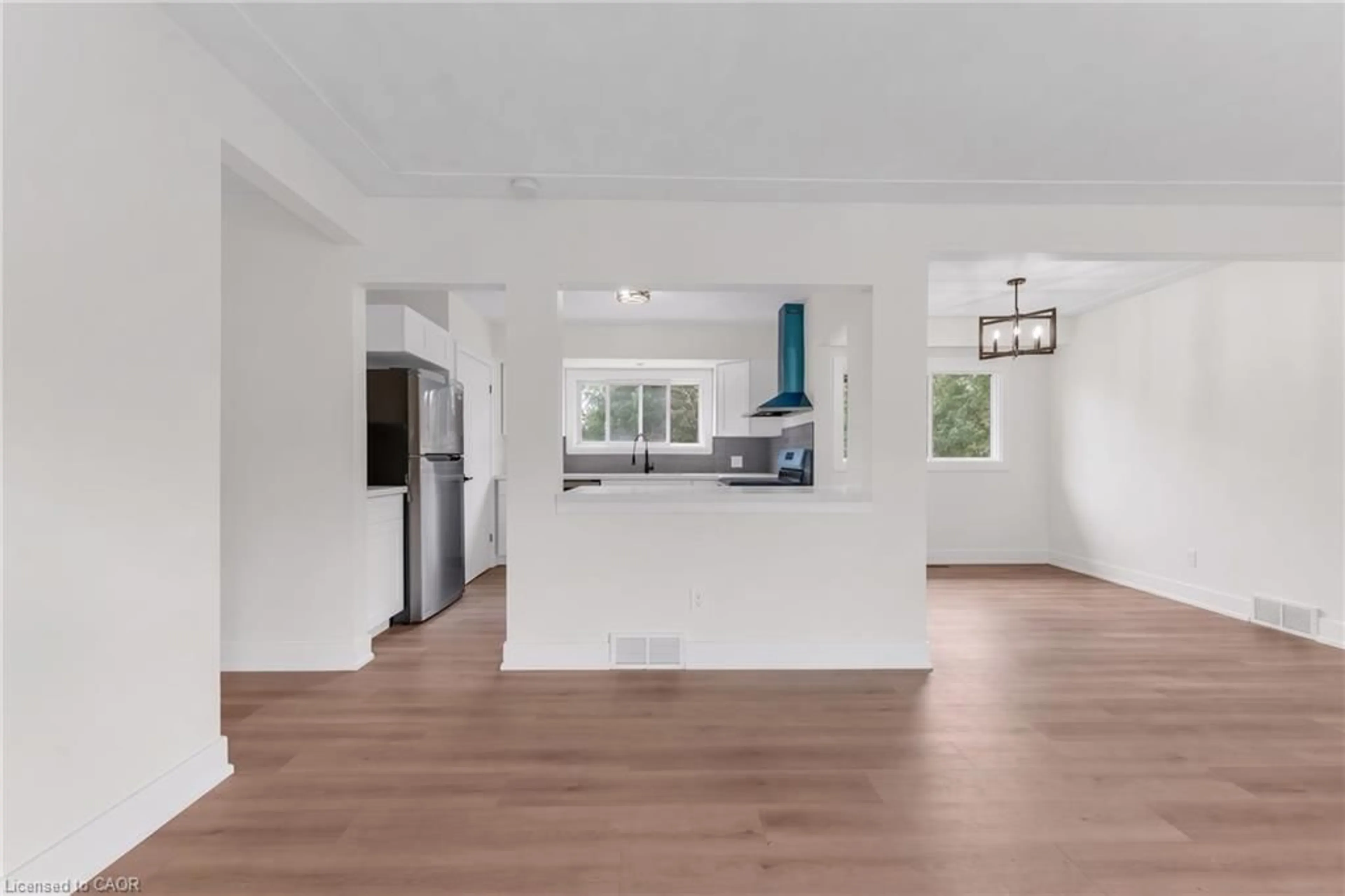 Open concept kitchen, unknown for 222 Bel-Air Ave, Stoney Creek Ontario L8E 5K2