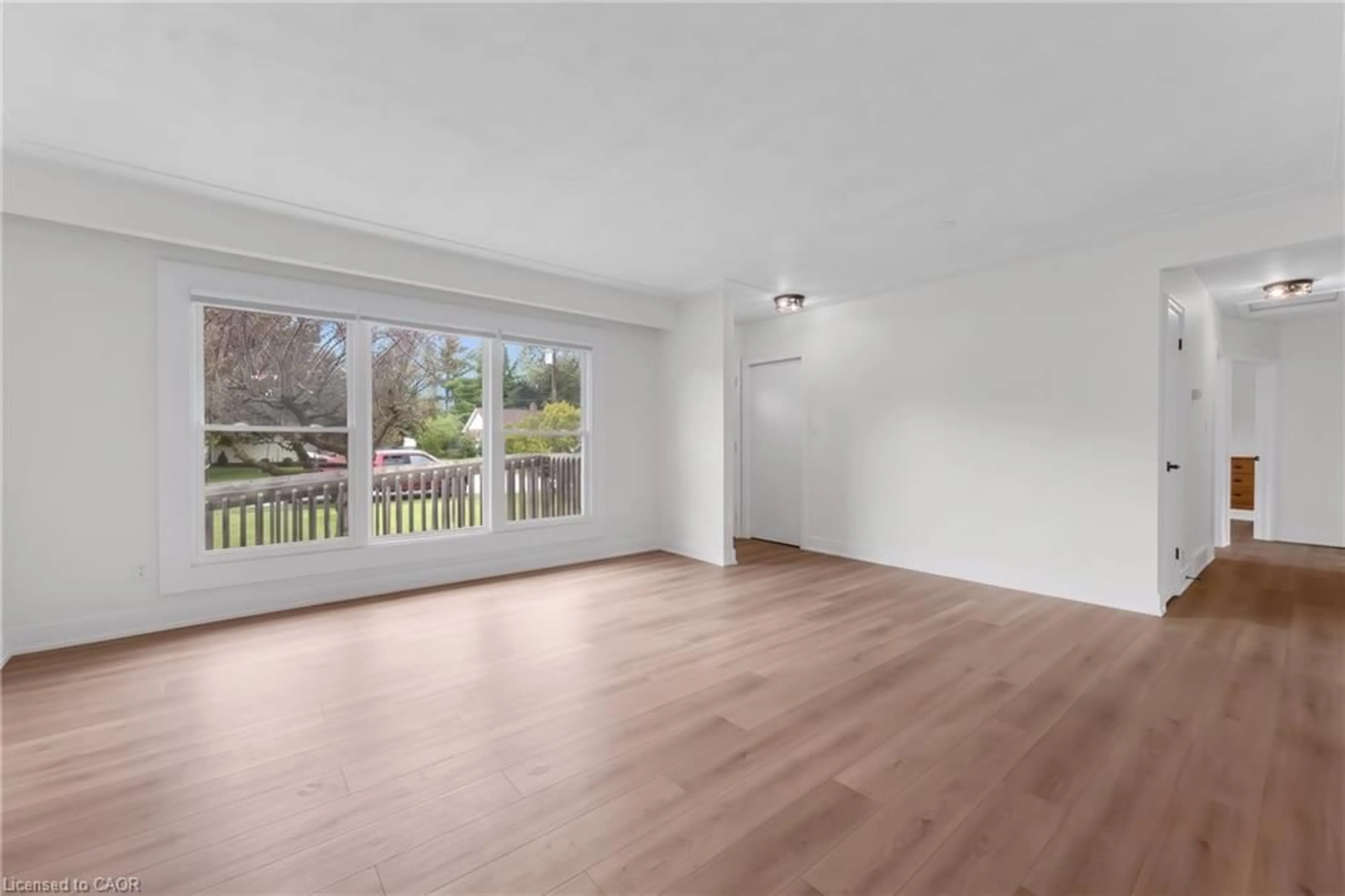 A pic of a room for 222 Bel-Air Ave, Stoney Creek Ontario L8E 5K2
