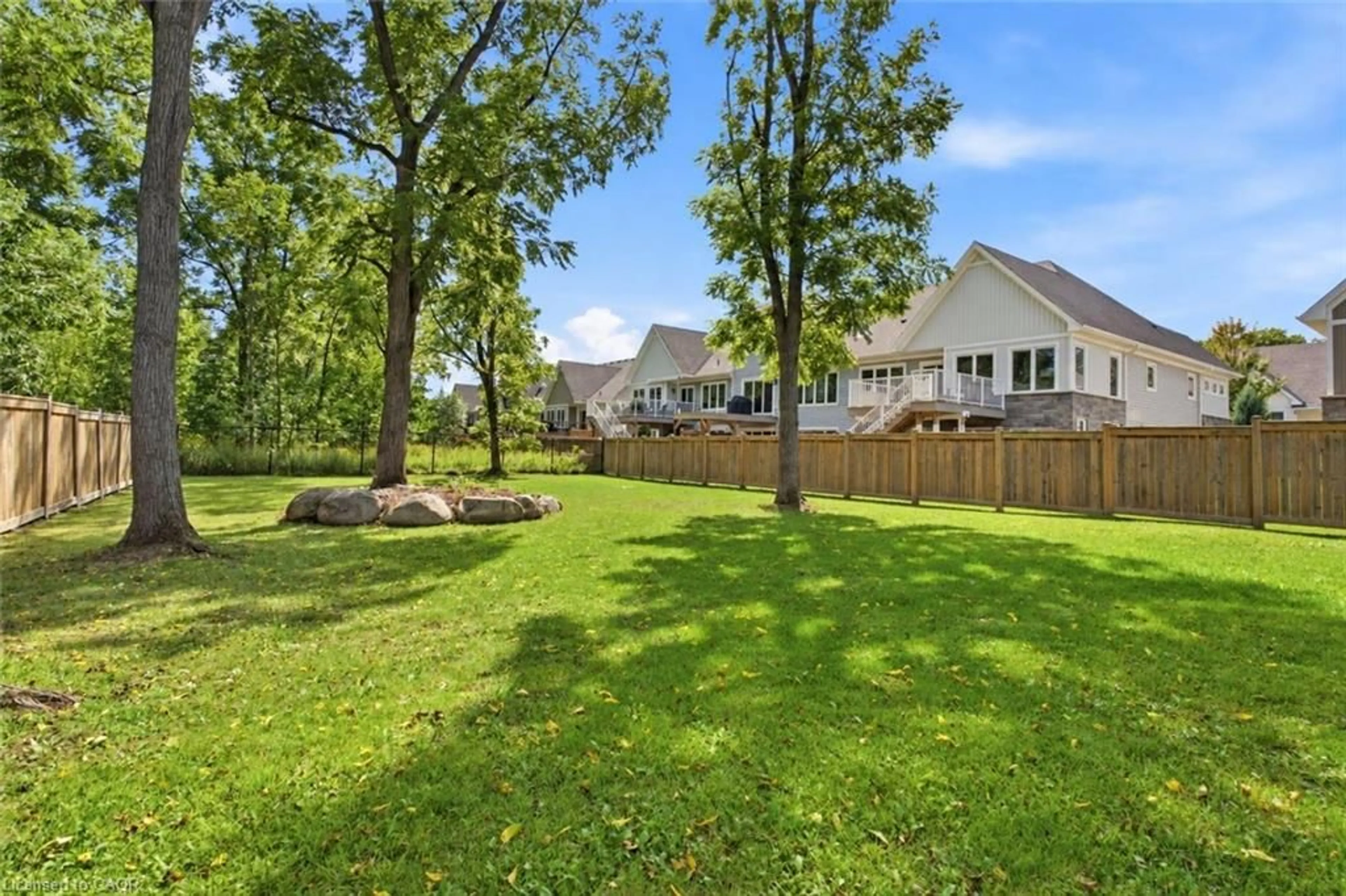 Patio, unknown for 3563 Dominion Rd, Fort Erie Ontario L0S 1N0