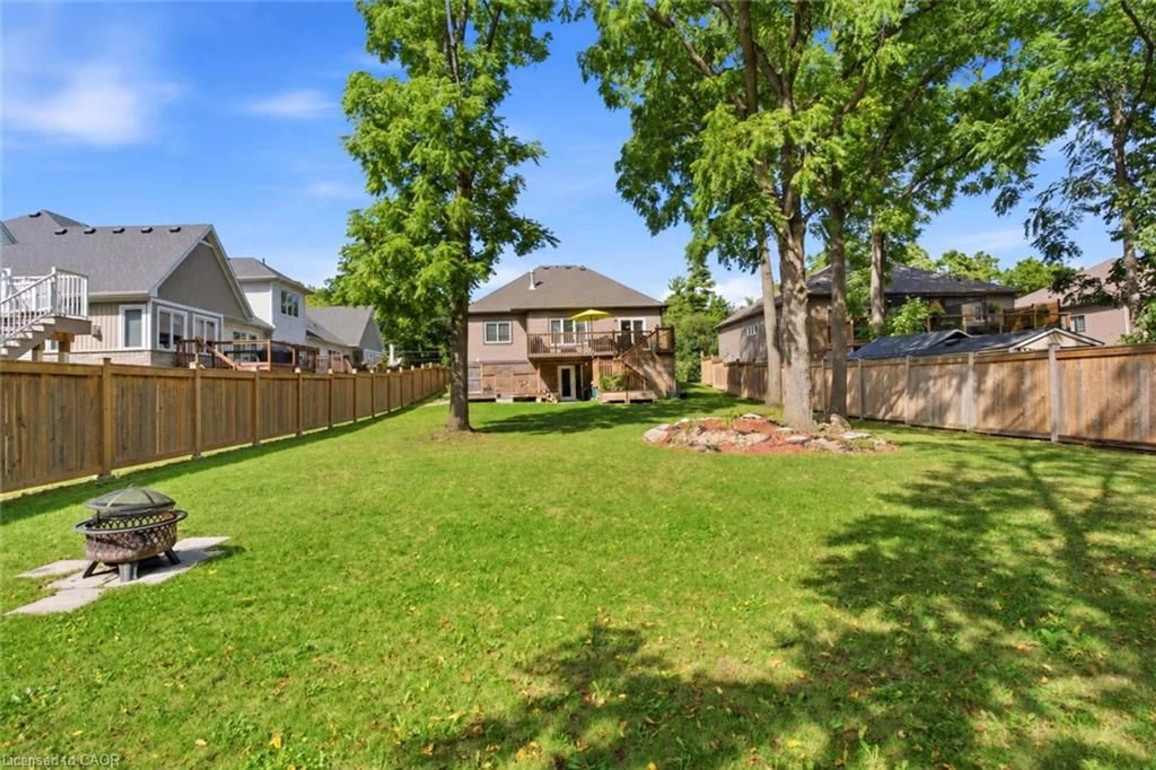 Patio, street for 3563 Dominion Rd, Fort Erie Ontario L0S 1N0