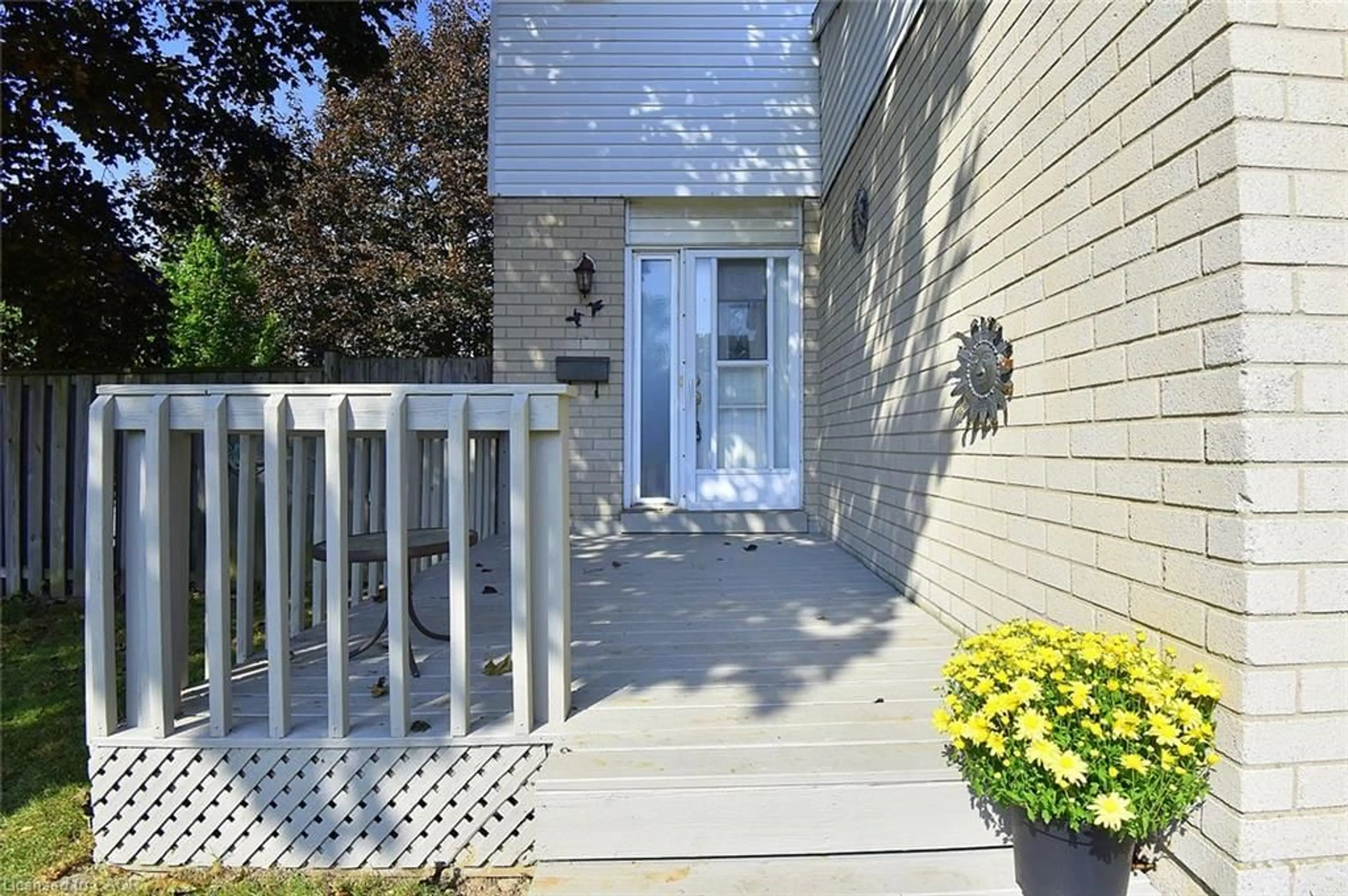Patio, street for 100 Golden Orchard Dr, Hamilton Ontario L9C 6J5