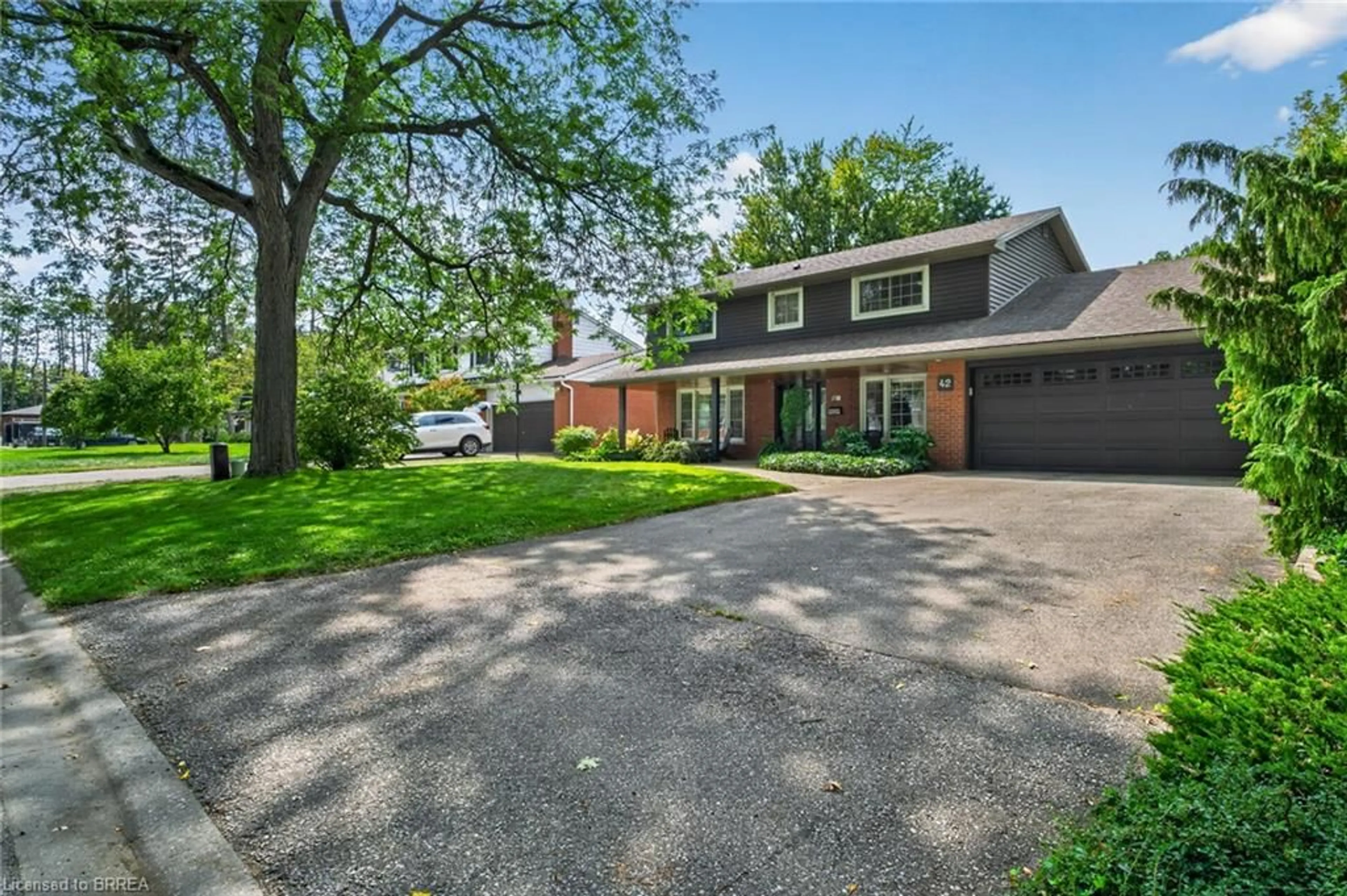 Home with brick exterior material, street for 42 Robinson Ave, Brantford Ontario N3S 6X5
