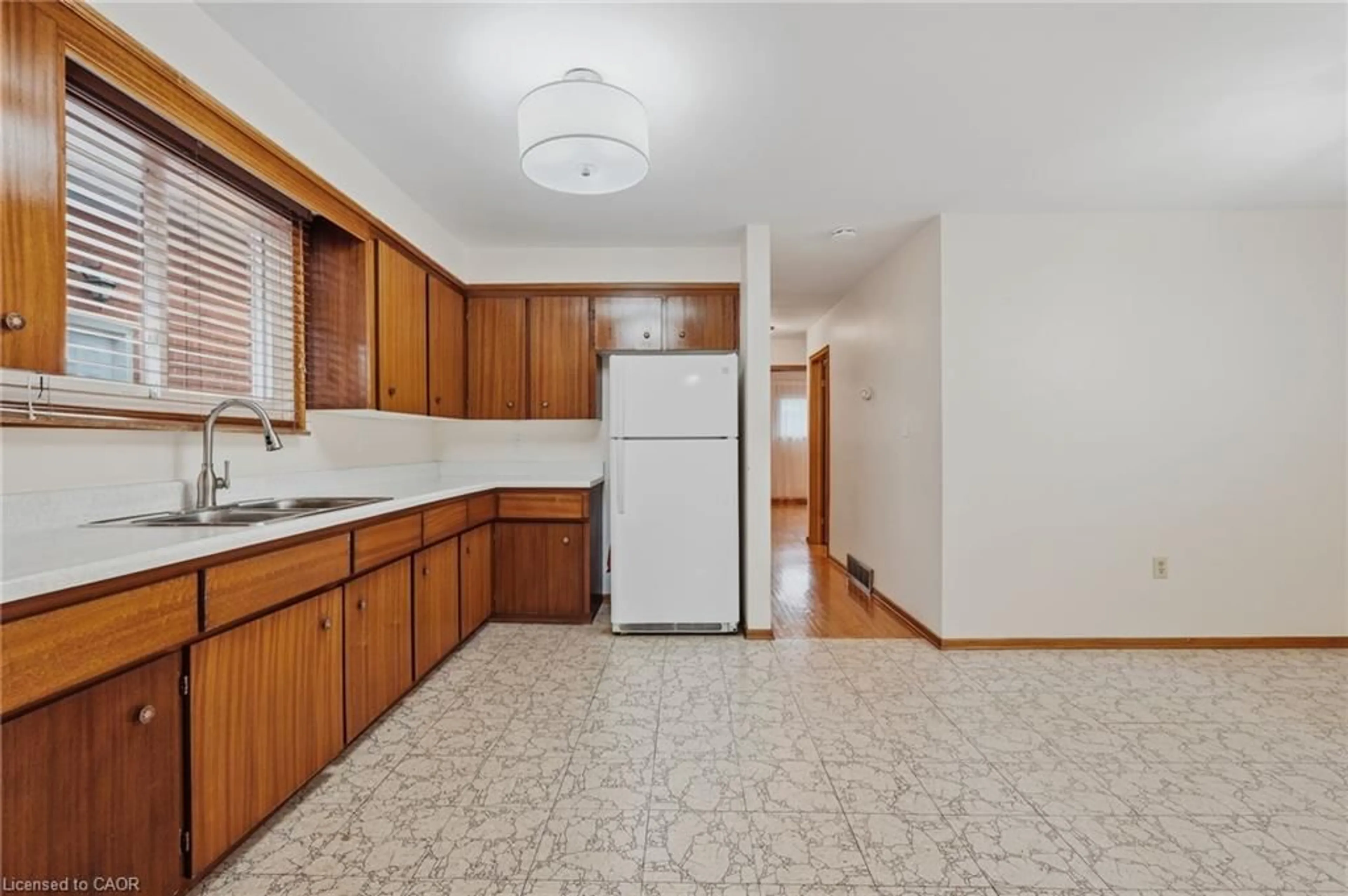 Standard kitchen, unknown for 137 Picton St, Hamilton Ontario L8L 3W7