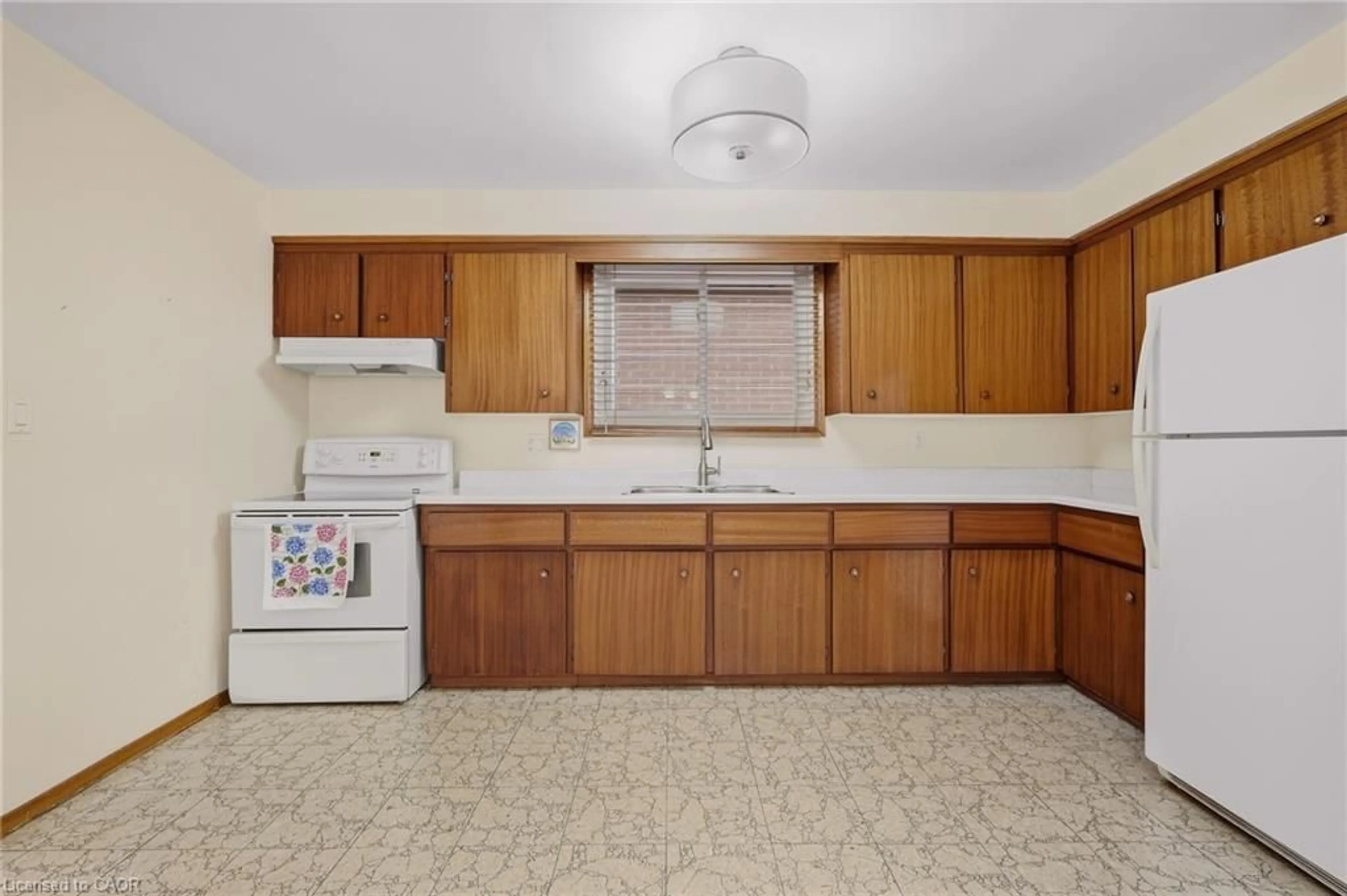 Standard kitchen, unknown for 137 Picton St, Hamilton Ontario L8L 3W7
