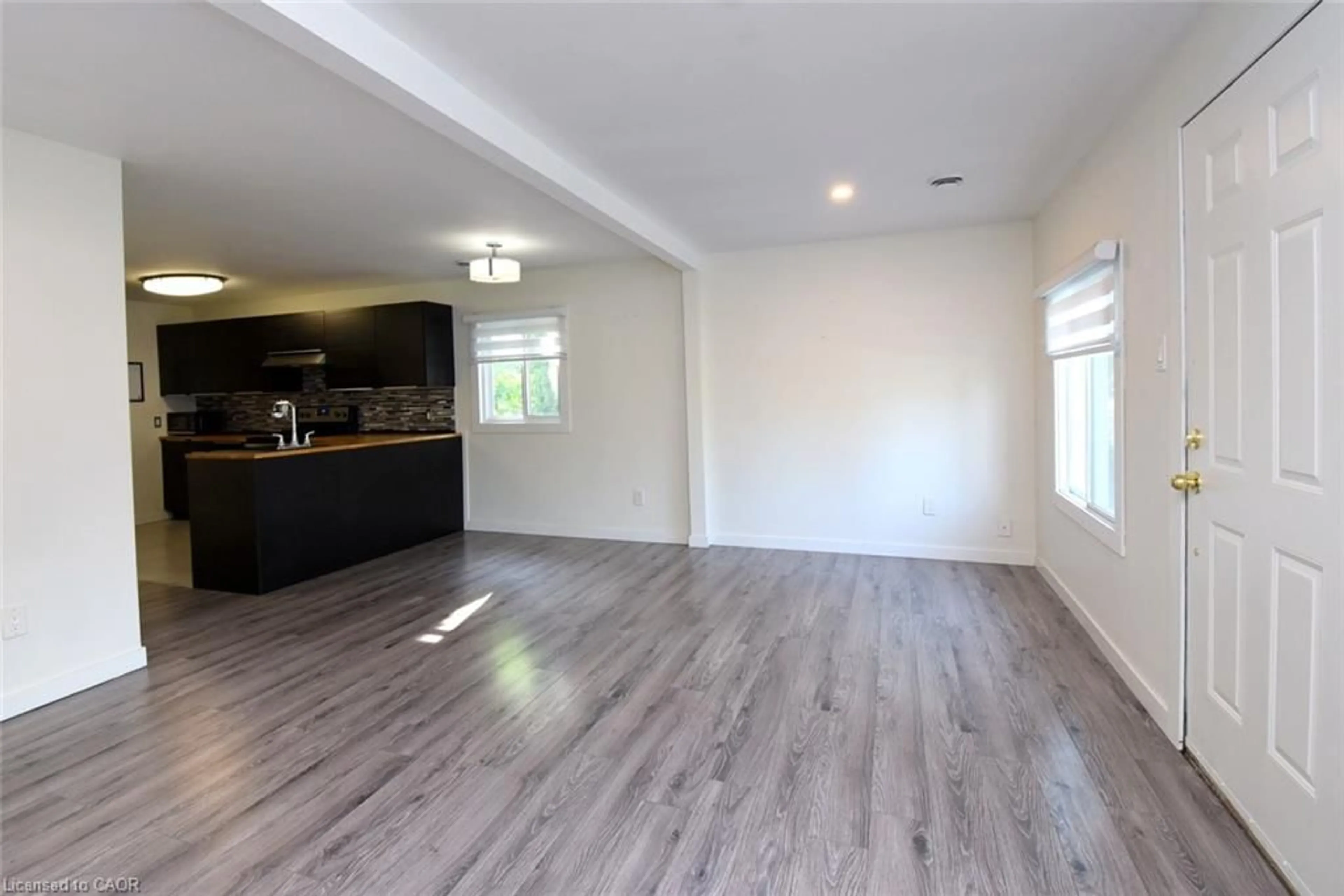 A pic of a room for 10 Graham St, St. Catharines Ontario L2N 5L2