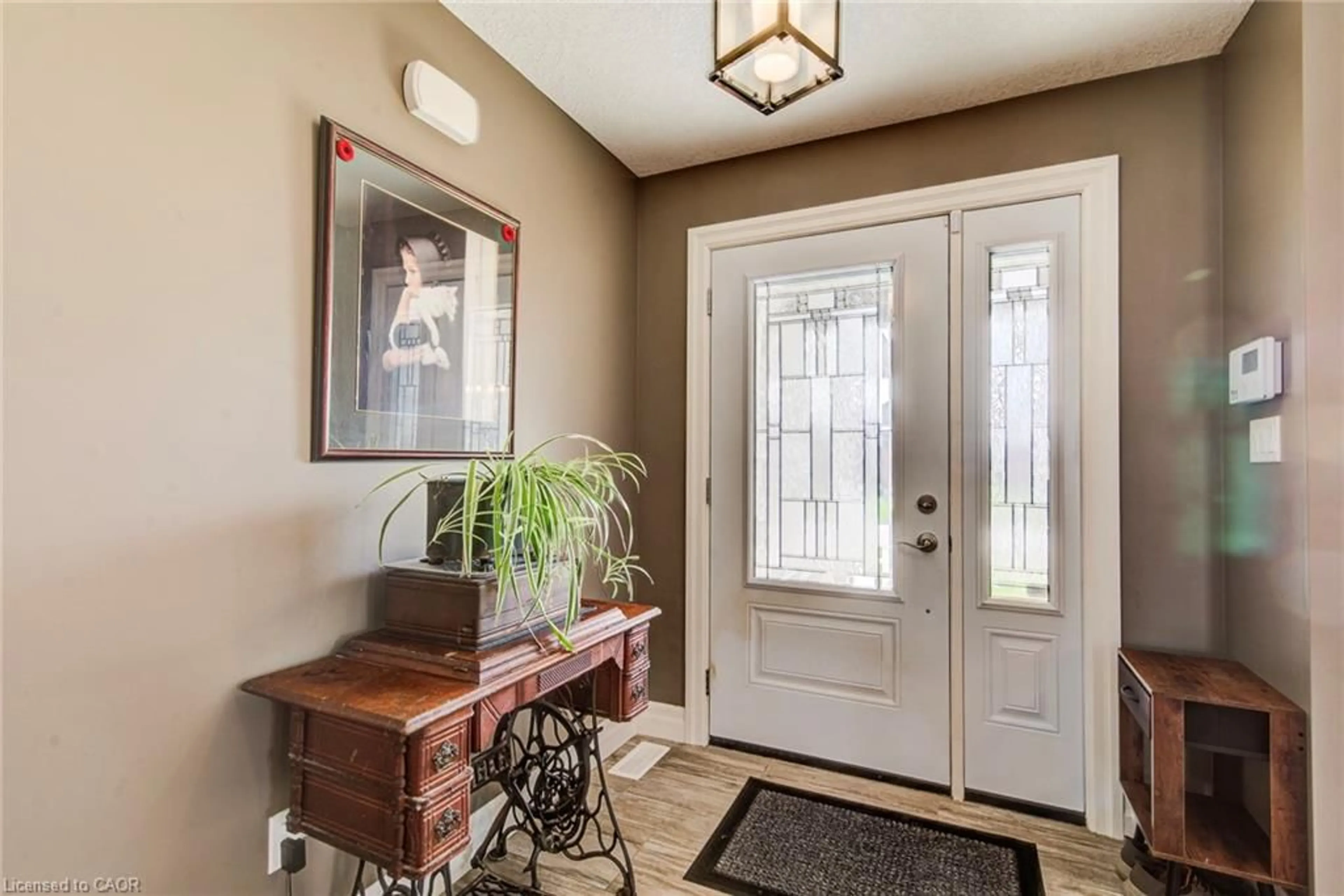 Indoor entryway for 1025 Reserve Ave, Listowel Ontario N4W 0B5
