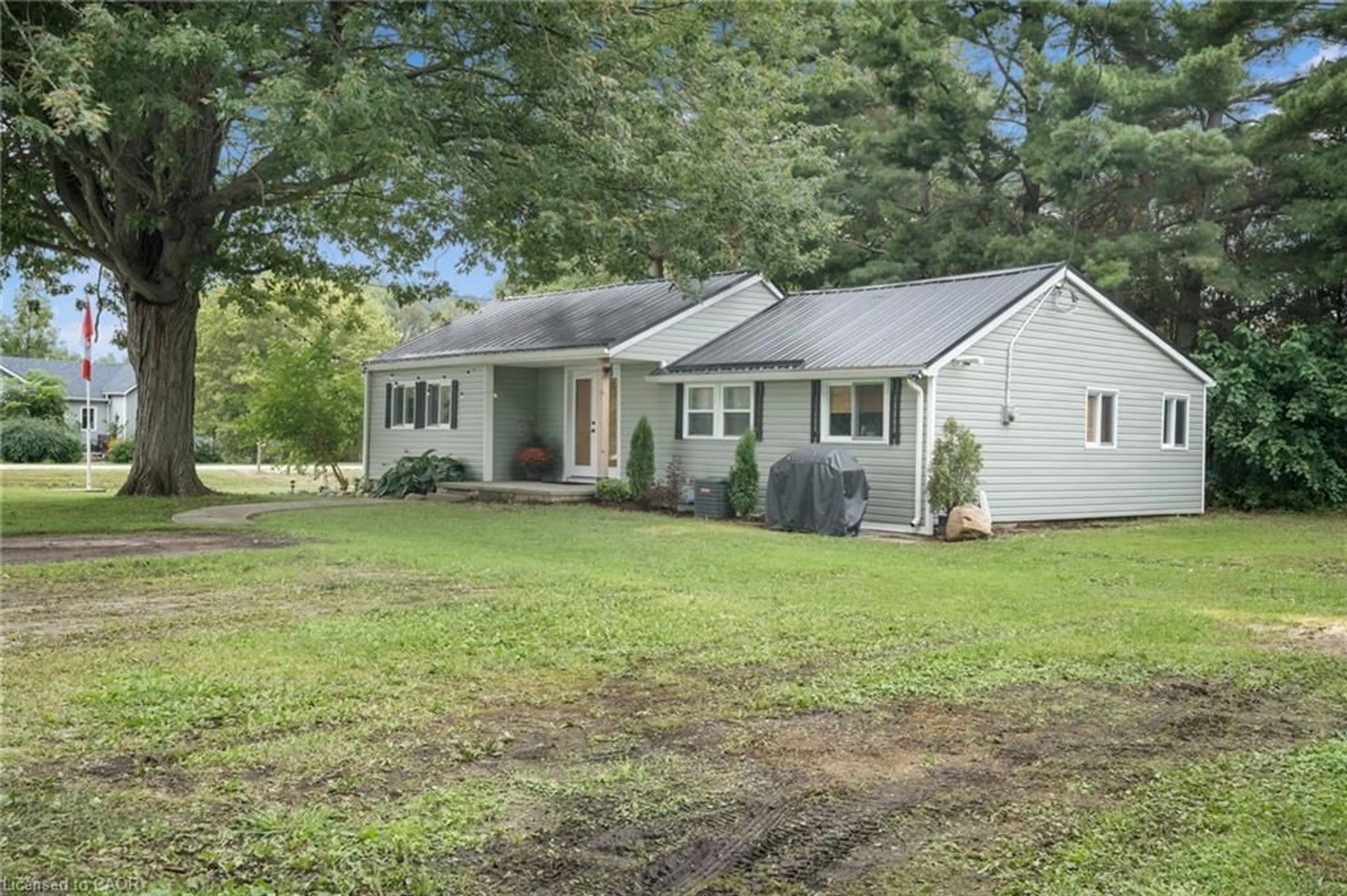 Home with vinyl exterior material, street for 185 Metcalfe St, Blenheim Ontario N0P 1A0