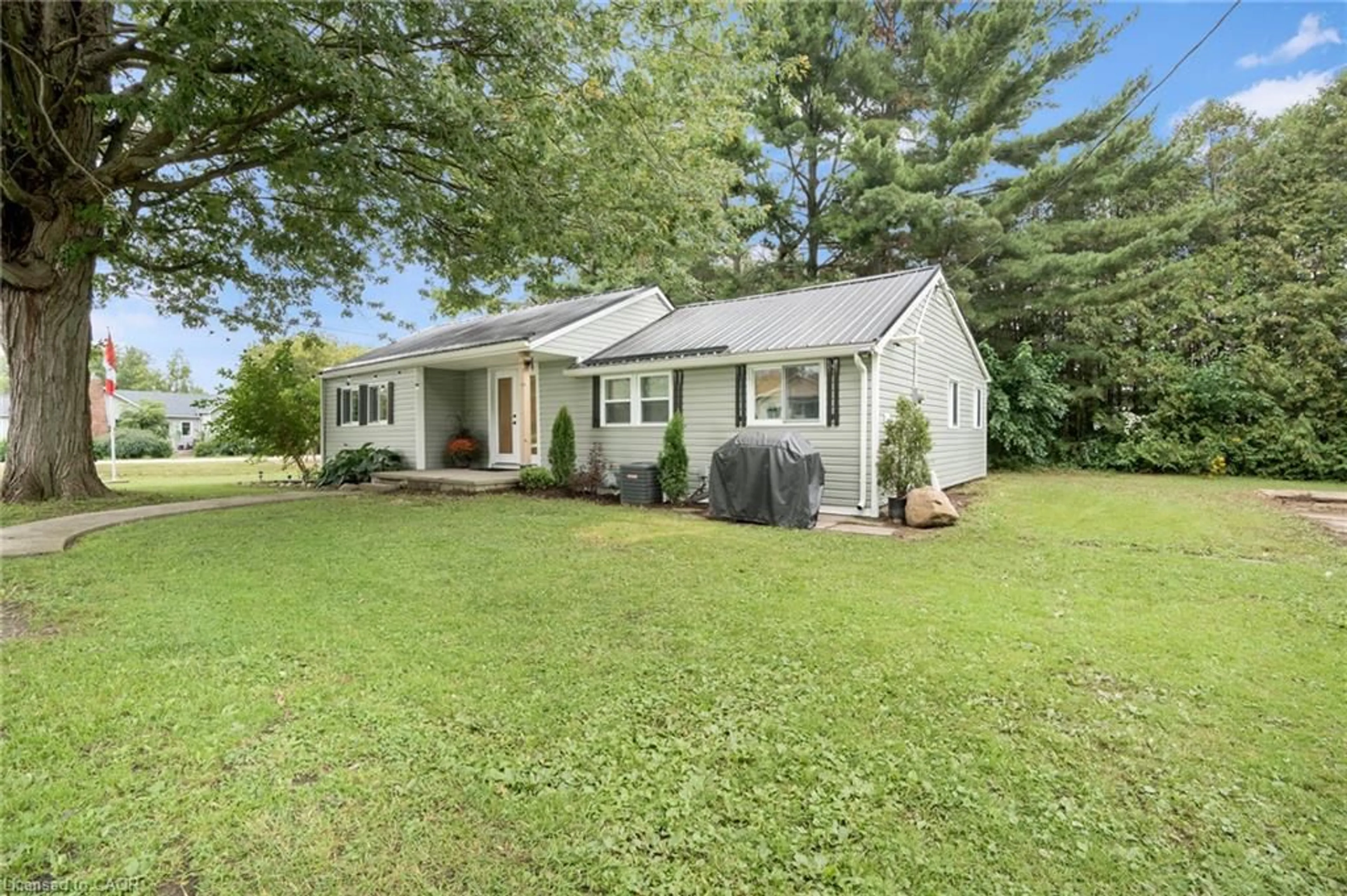 Home with vinyl exterior material, street for 185 Metcalfe St, Blenheim Ontario N0P 1A0