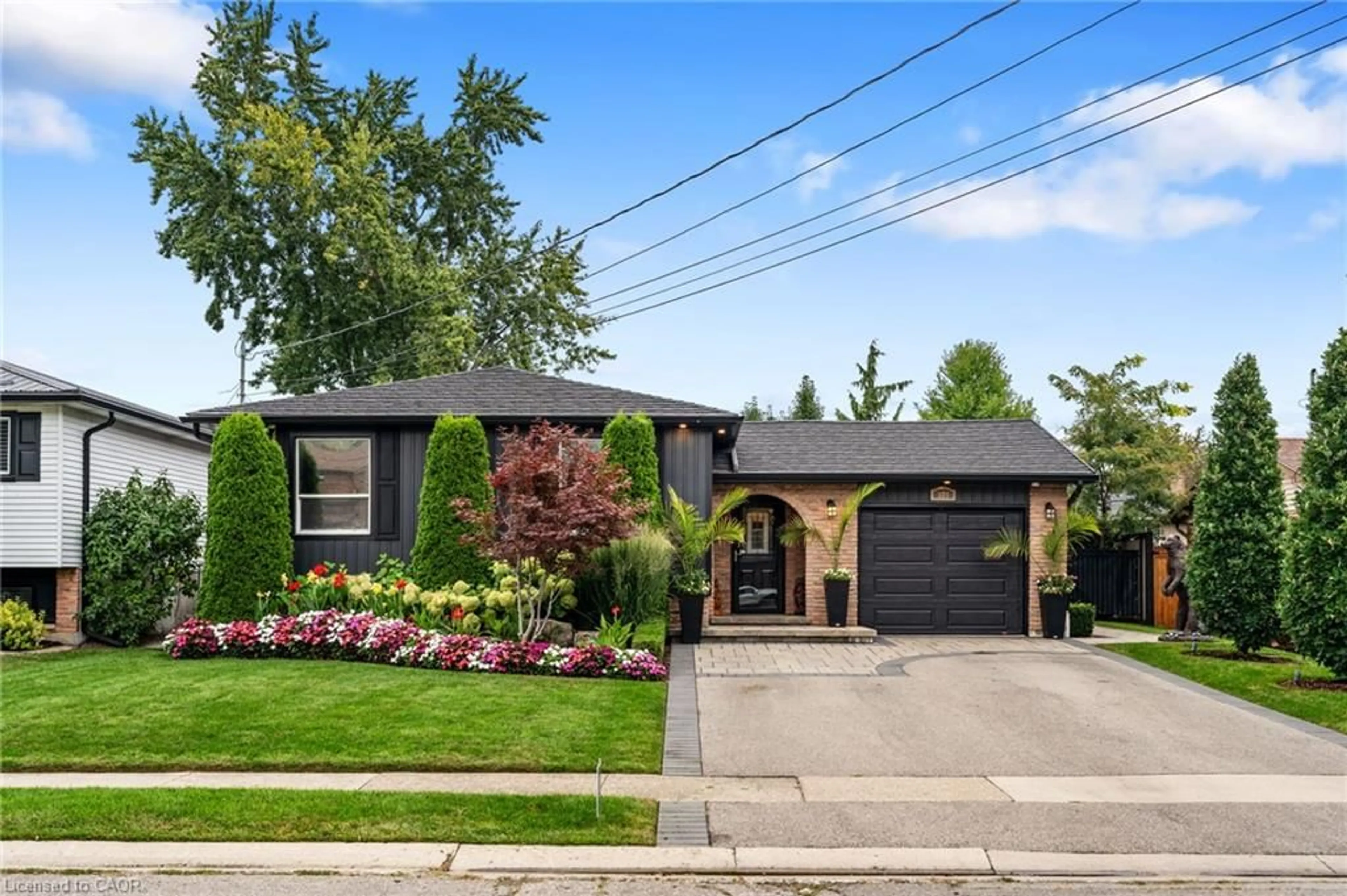 Home with brick exterior material, street for 325 Maccrae Dr, Caledonia Ontario N3W 1K5