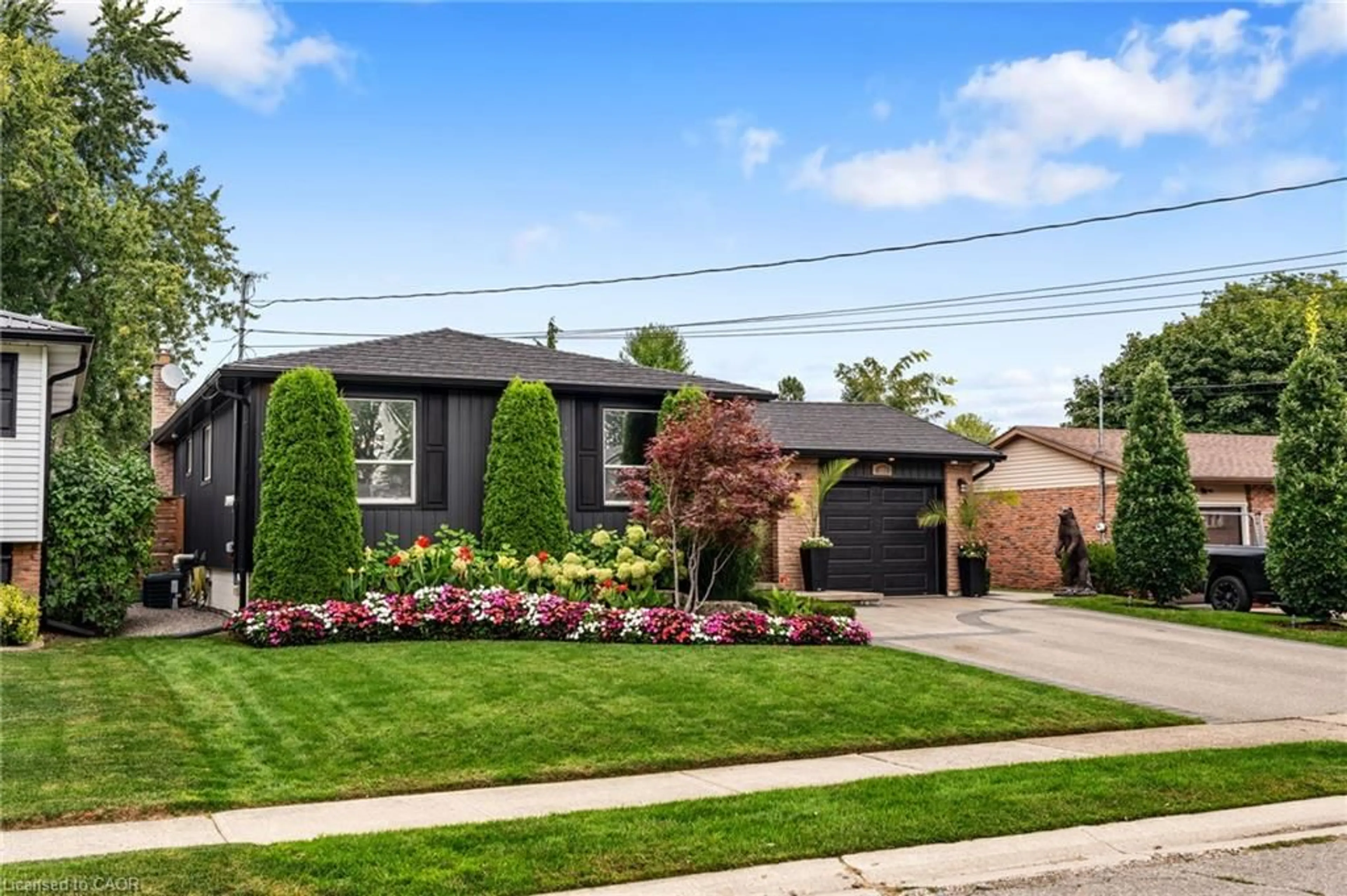 Home with brick exterior material, street for 325 Maccrae Dr, Caledonia Ontario N3W 1K5