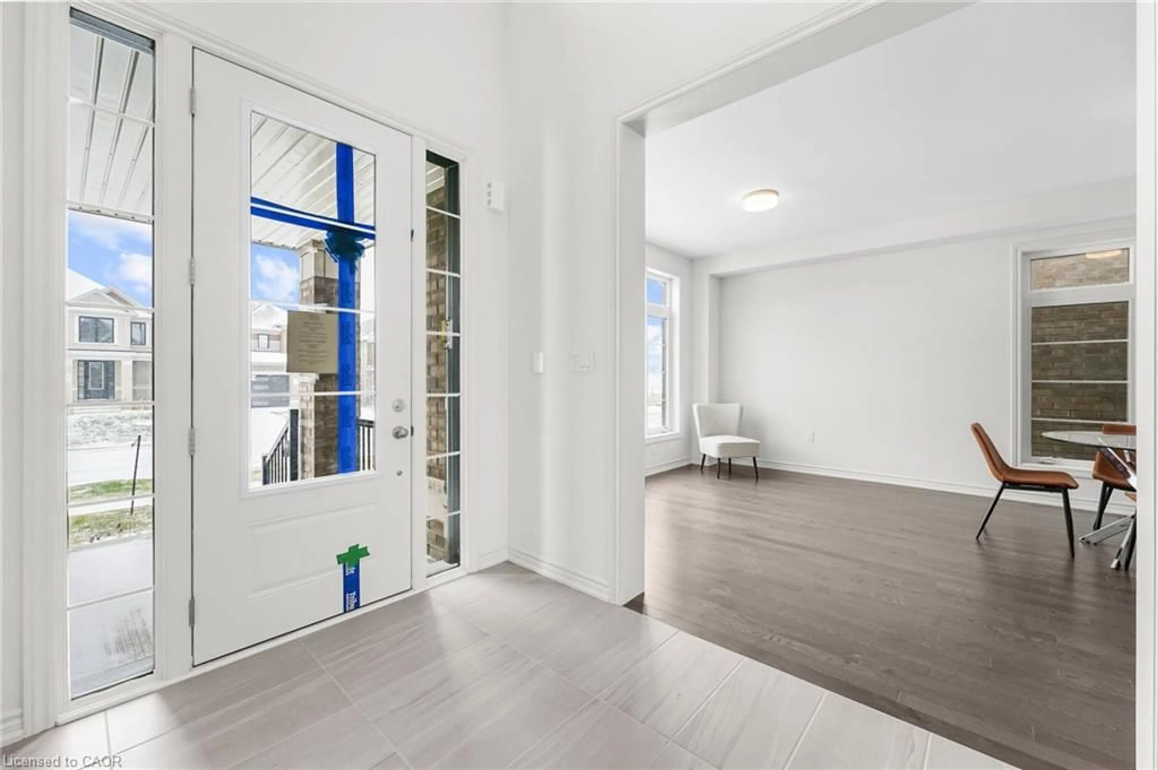 Indoor entryway for 51 Sparrow Way, Colgan Ontario L0G 1W0