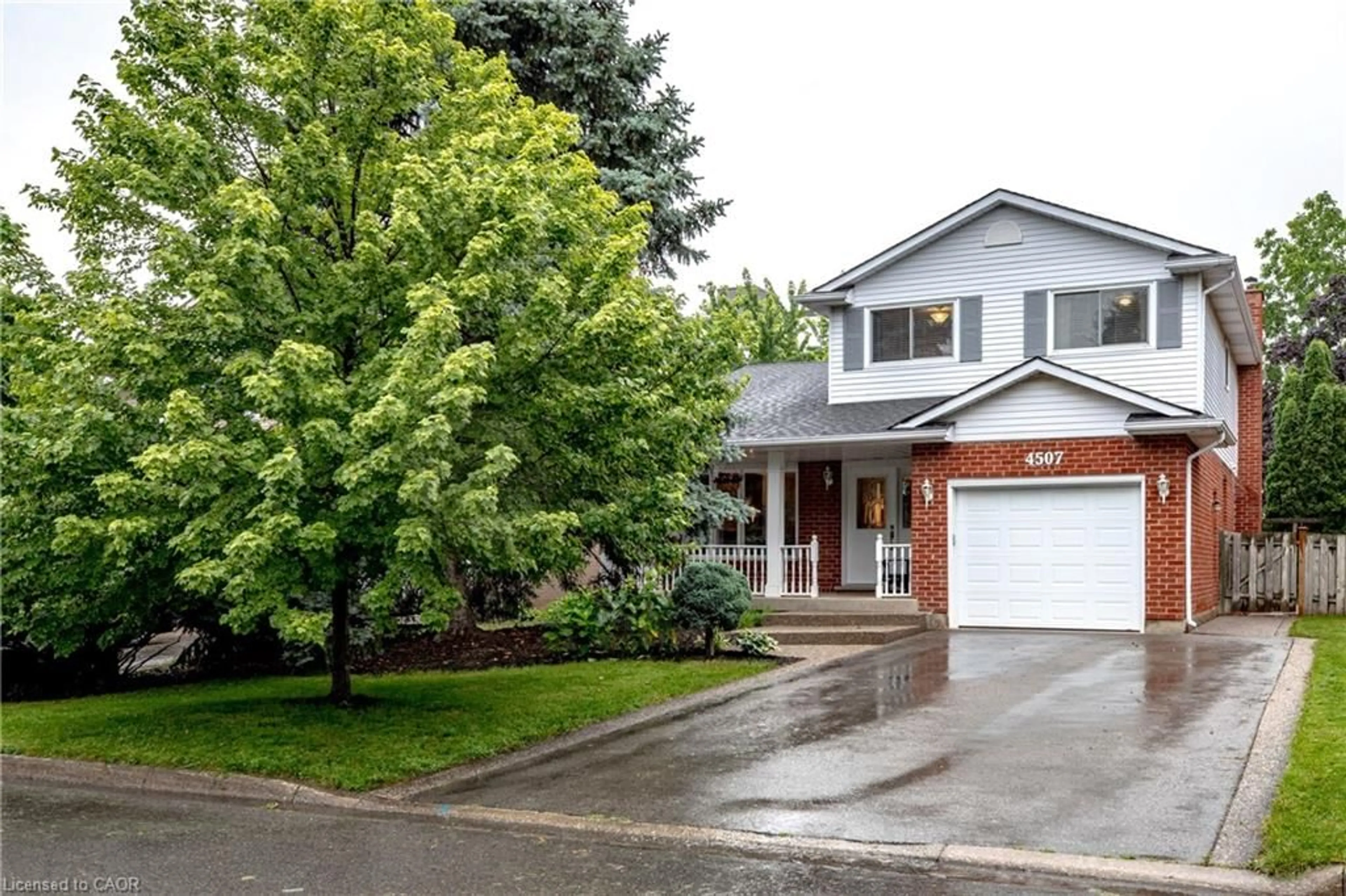 Home with brick exterior material, street for 4507 Ivy Gardens Cres, Beamsville Ontario L3J 0B1
