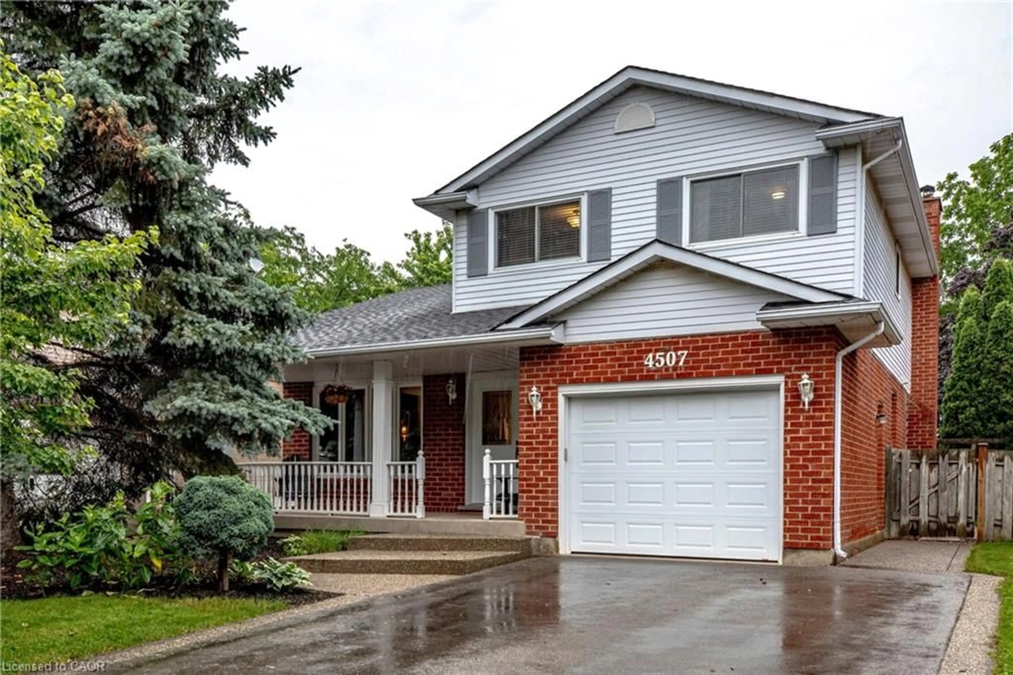 Home with brick exterior material, street for 4507 Ivy Gardens Cres, Beamsville Ontario L3J 0B1