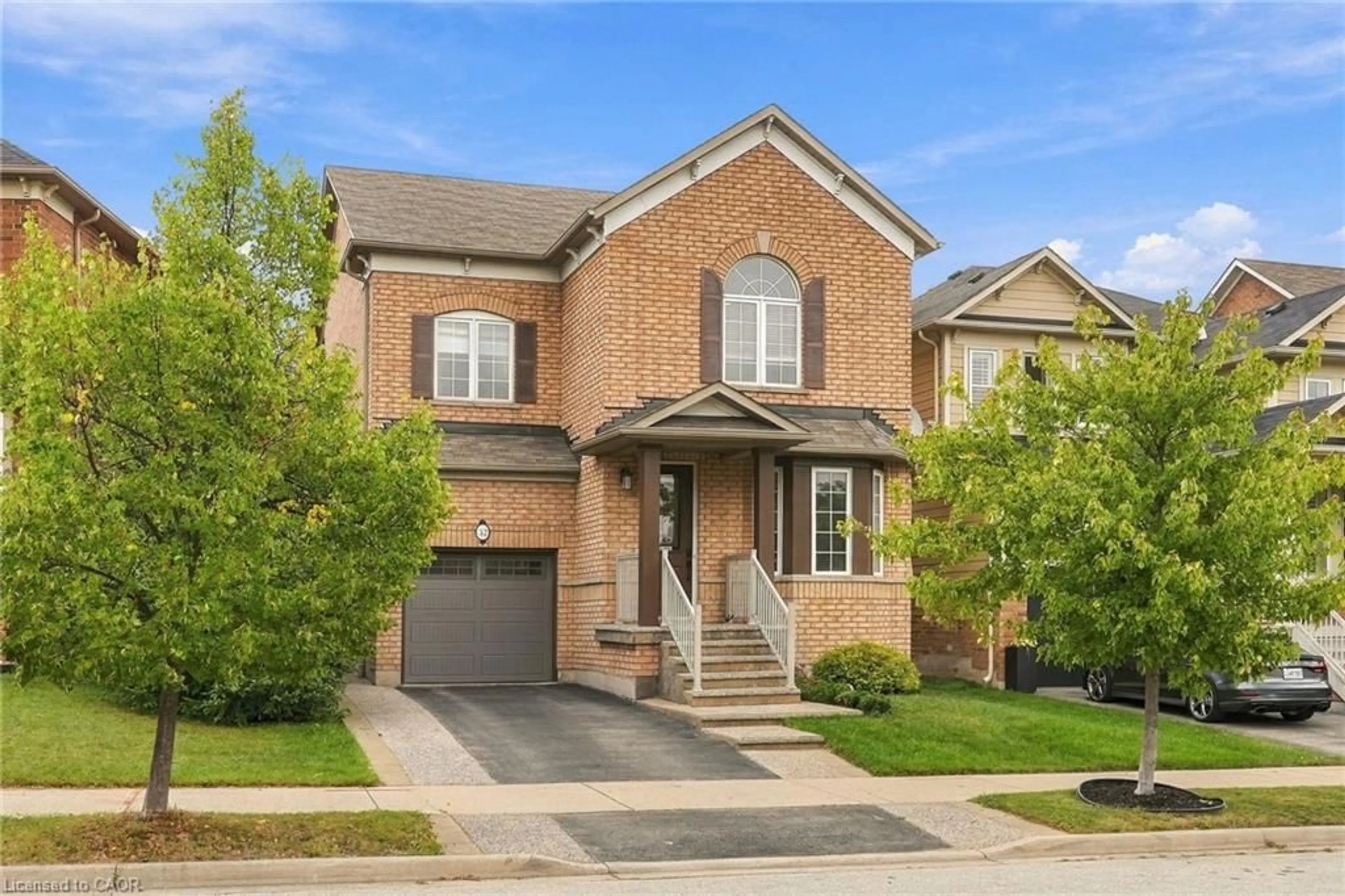 Home with brick exterior material, street for 32 Wimberly Ave, Waterdown Ontario L8B 0R9