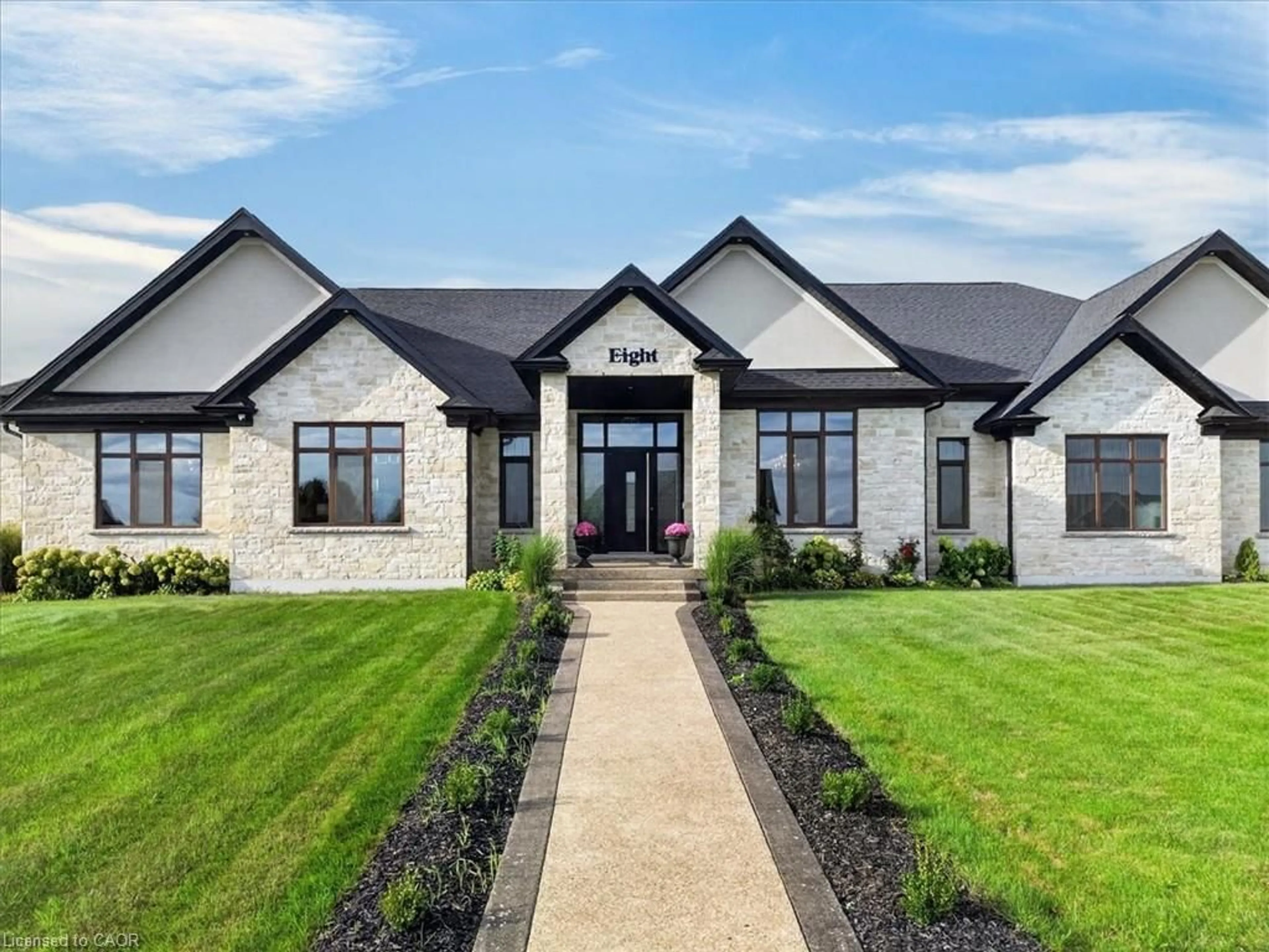 Home with brick exterior material, building for 8-670 Bishopsgate Rd, Paris Ontario N3L 3E3